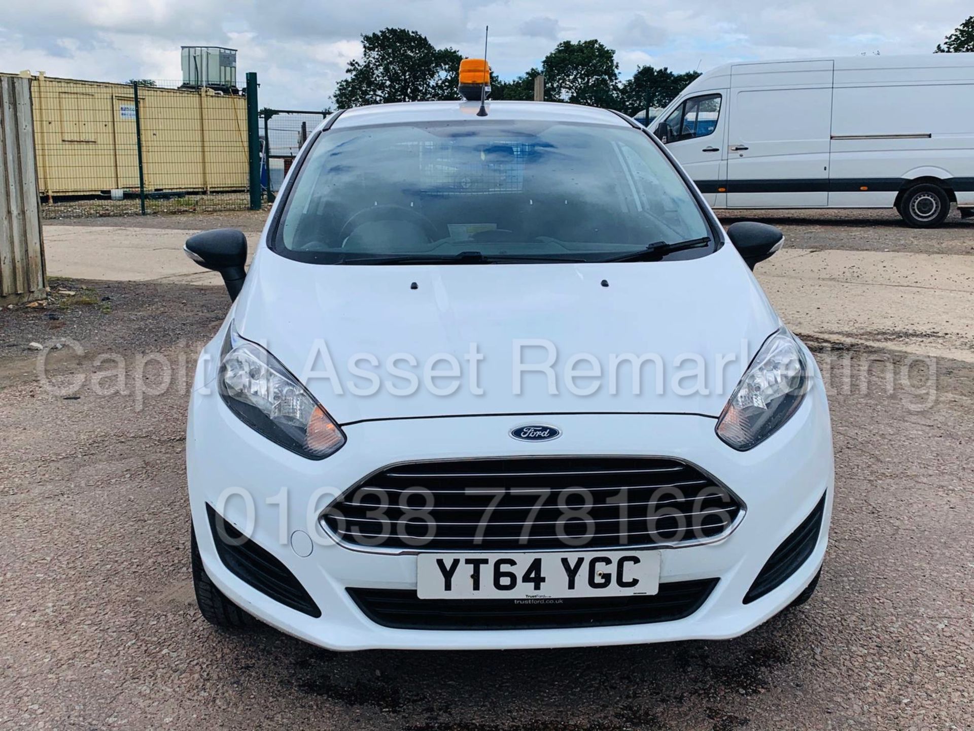 FORD FIESTA *LCV - PANEL VAN* (2015 MODEL) '1.5 TDCI - 75 BHP - 5 SPEED' (50 MPG+) *LOW MILES* - Bild 12 aus 29