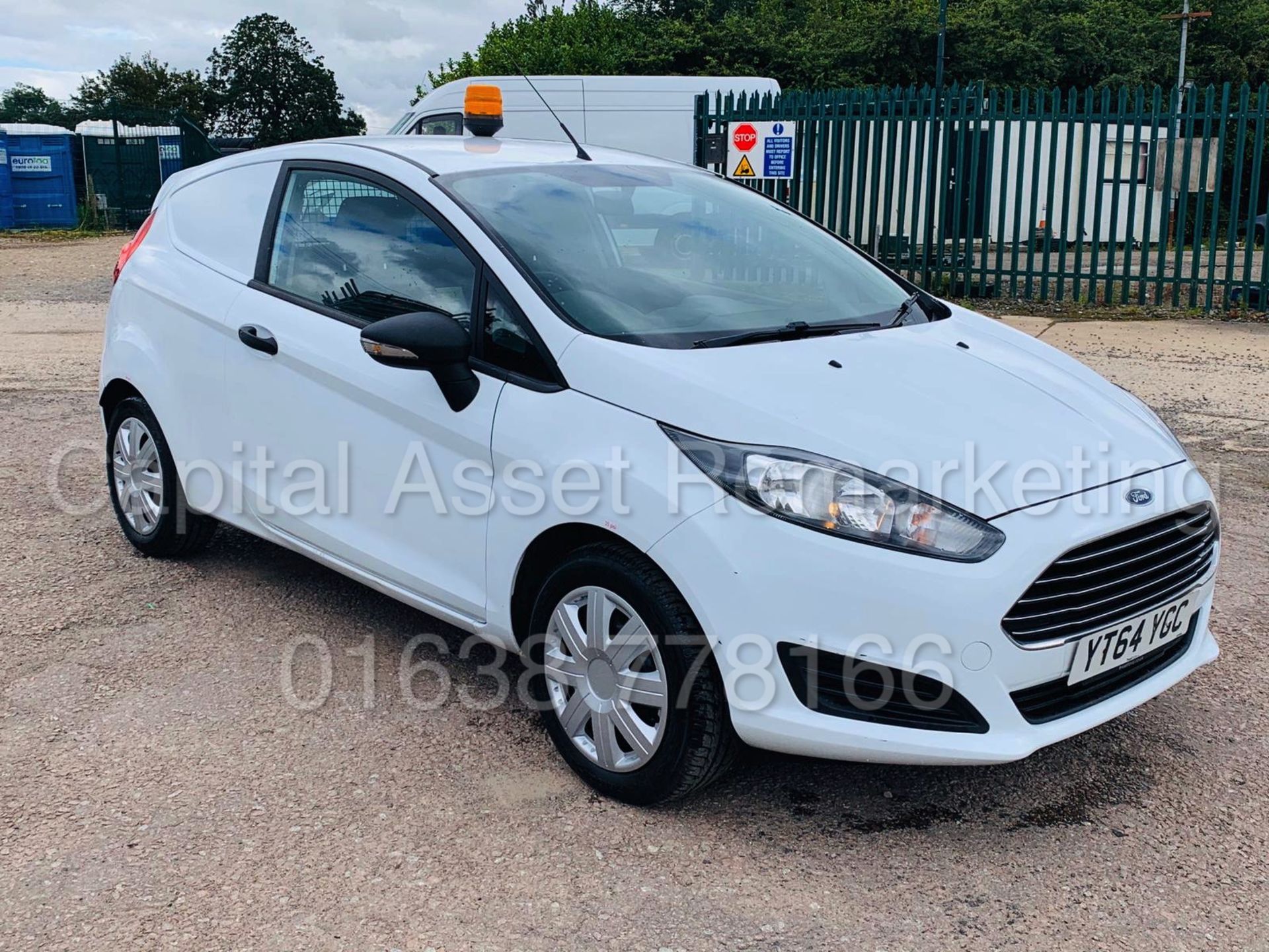 FORD FIESTA *LCV - PANEL VAN* (2015 MODEL) '1.5 TDCI - 75 BHP - 5 SPEED' (50 MPG+) *LOW MILES* - Bild 10 aus 29