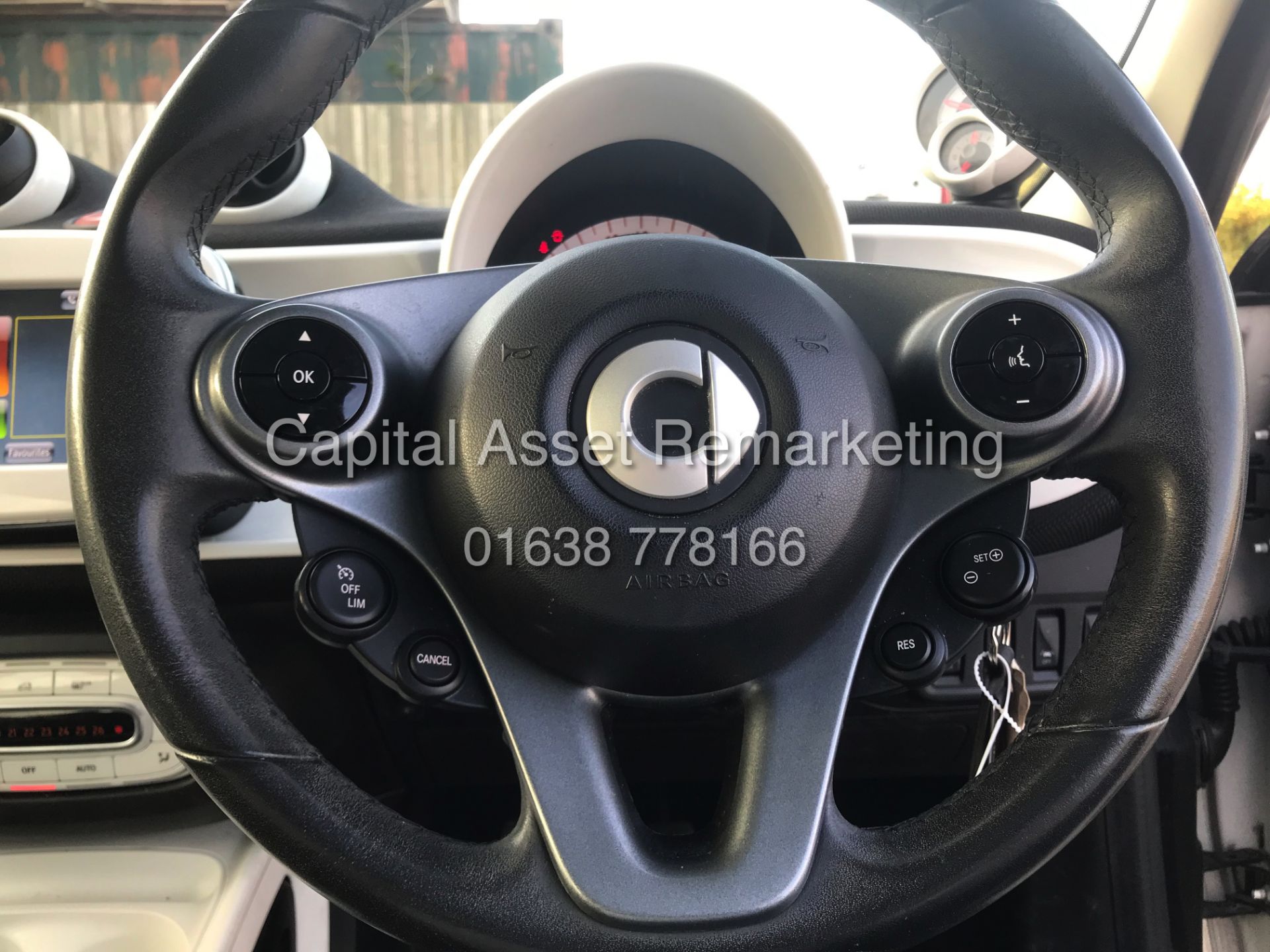 On Sale MERCEDES SMART FORFOUR "PRIME PREMIUM" 5 DR (15 REG - NEW) ONLY 30,000 miles - FULL LEATHER - Bild 8 aus 16