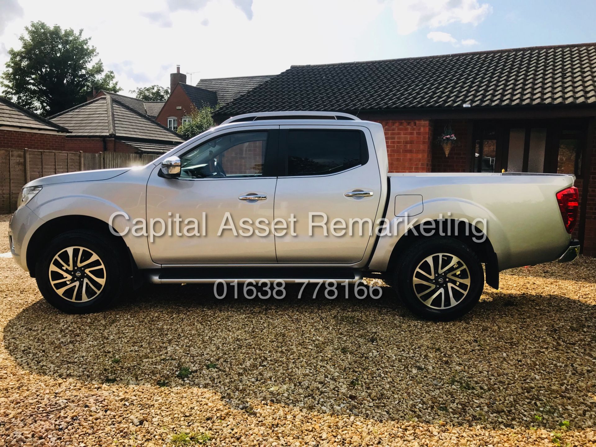 (ON SALE) NISSAN NAVARA "TEKNA" 2.3DCI AUTO (2018 MODEL) 1 OWNER *FULLY LOADED* SAT NAV - LEATHER - Image 12 of 33