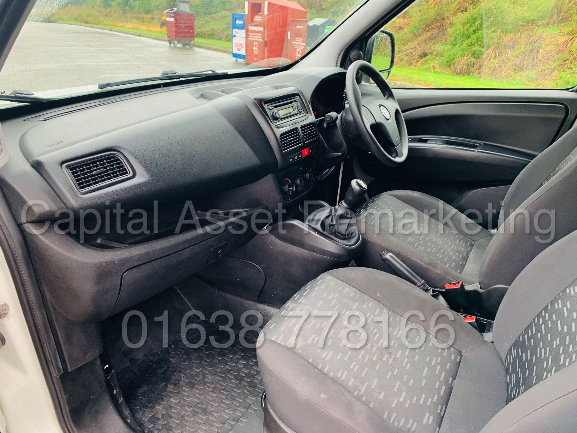 VAUXHALL COMBO 2000 *SWB - PANEL VAN* (2015 - NEW MODEL) 'CDTI - 90 BHP - 5 SPEED' (1 OWNER) - Image 15 of 30