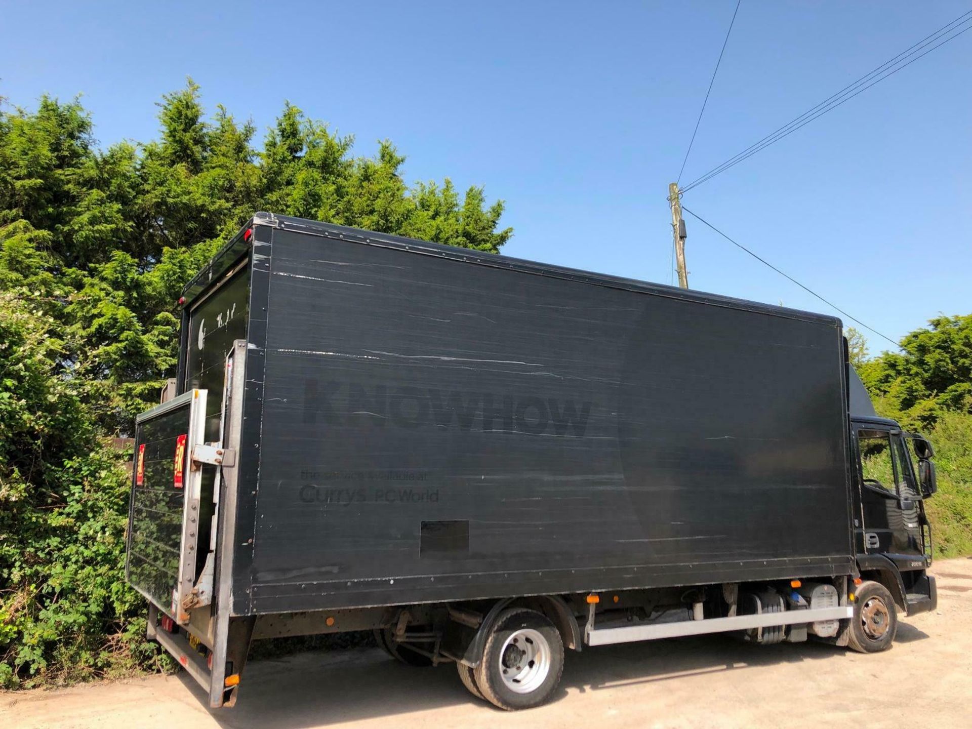 On Sale IVECO CARGO 75E16 EURO 6 COMPLIANT 20 FOOT BOX VAN WITH ELECTRIC TAIL LIFT - 2015 MODEL - Bild 3 aus 5