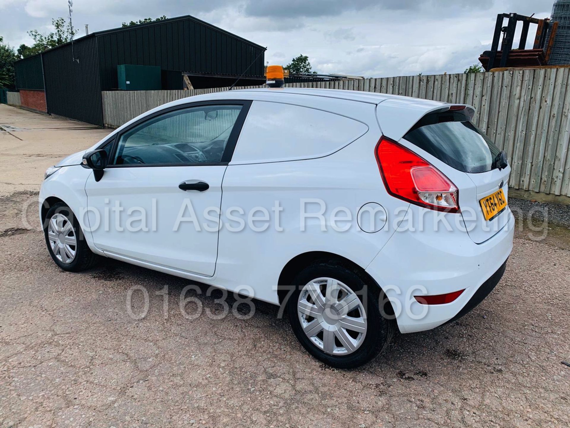 FORD FIESTA *LCV - PANEL VAN* (2015 MODEL) '1.5 TDCI - 75 BHP - 5 SPEED' (50 MPG+) *LOW MILES* - Bild 3 aus 29