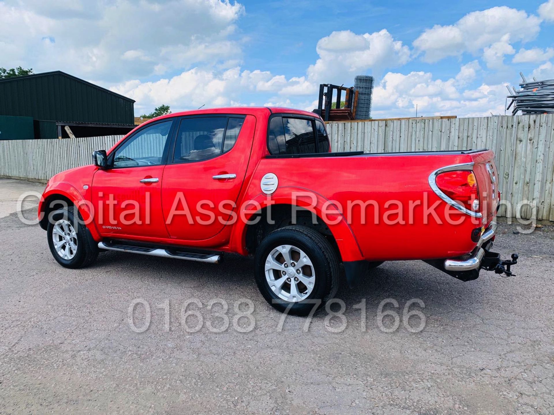 MITSUBISHI L200 *BARBARIAN EDITION* D/CAB PICK-UP (2014) '2.5 DIESEL - 178 BHP ' **MASSIVE SPEC** - Image 10 of 46