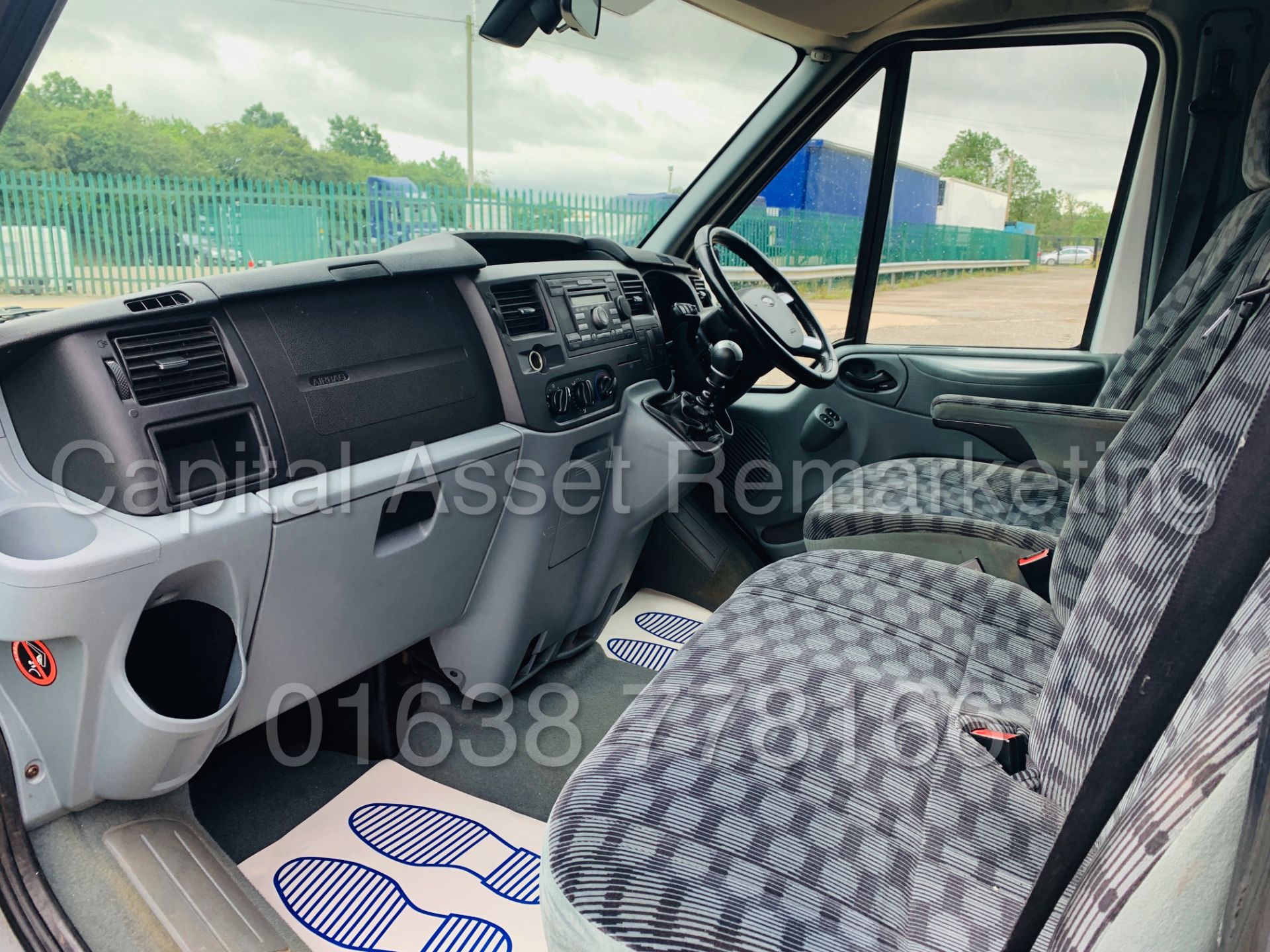 FORD TRANSIT 'TOURNEO - 9 SEATER BUS' *LIMITED* (2010) '2.2 TDCI - 115 BHP - 6 SPEED' **AIR CON** - Image 18 of 43