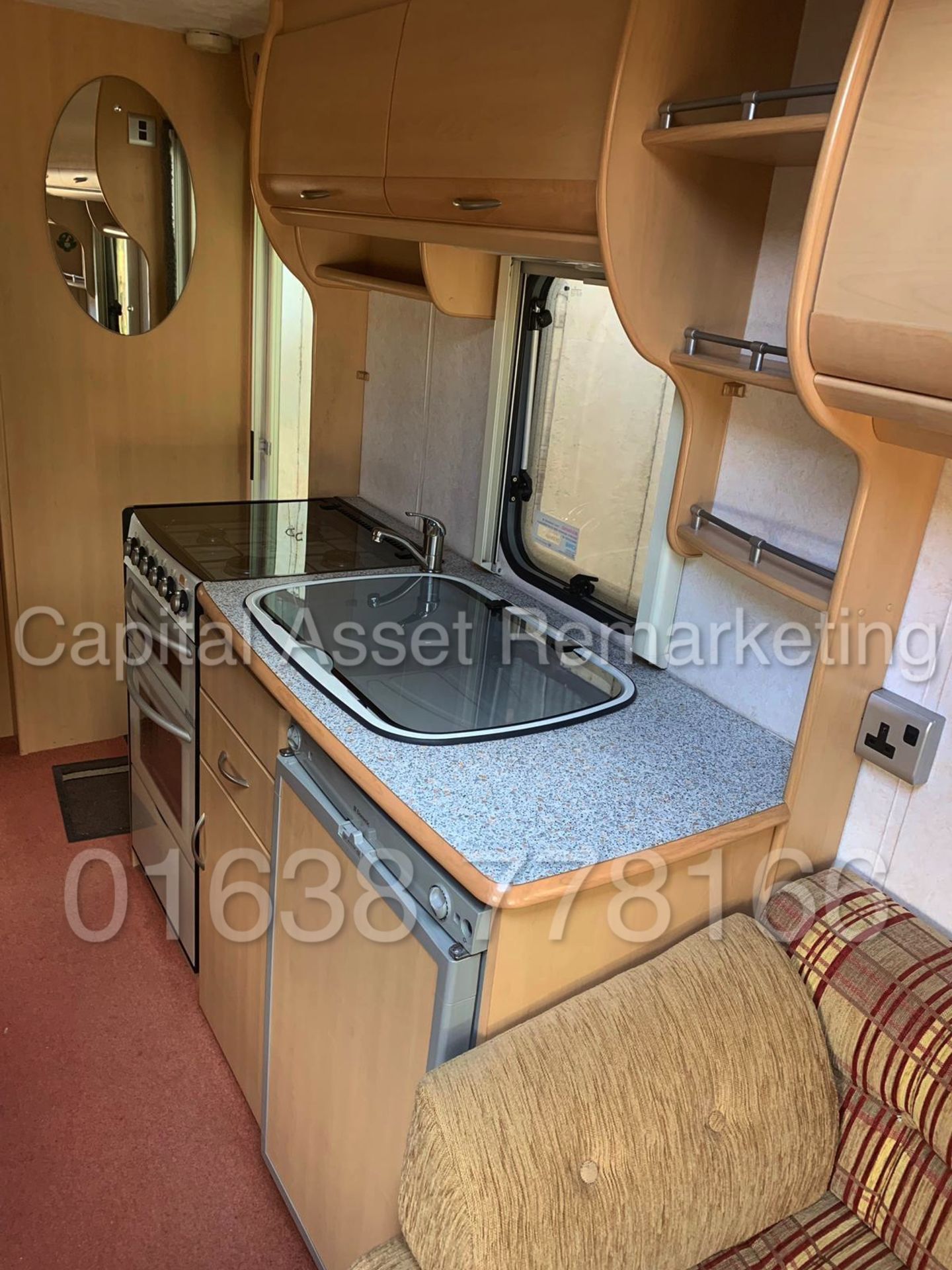 COACHMAN AMARA 520/4 *4 BERTH TOURING CARAVAN* (2005) 'ALKO HITCH - MOTOR MOVER' (NO VAT - SAVE 20%) - Image 14 of 18