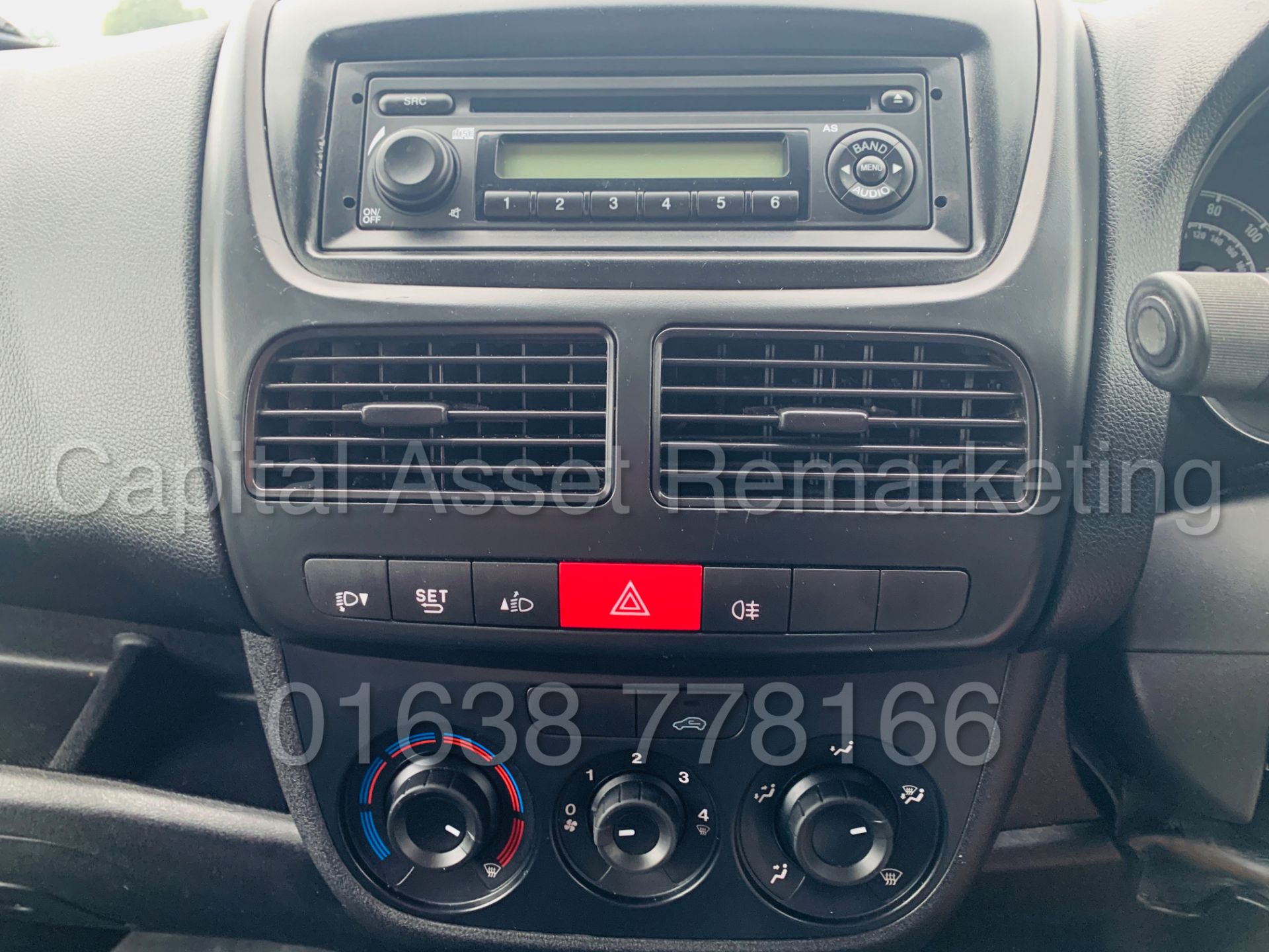 VAUXHALL COMBO 2000 *SWB - PANEL VAN* (2015 - NEW MODEL) 'CDTI - 90 BHP - 5 SPEED' (1 OWNER) - Image 26 of 30