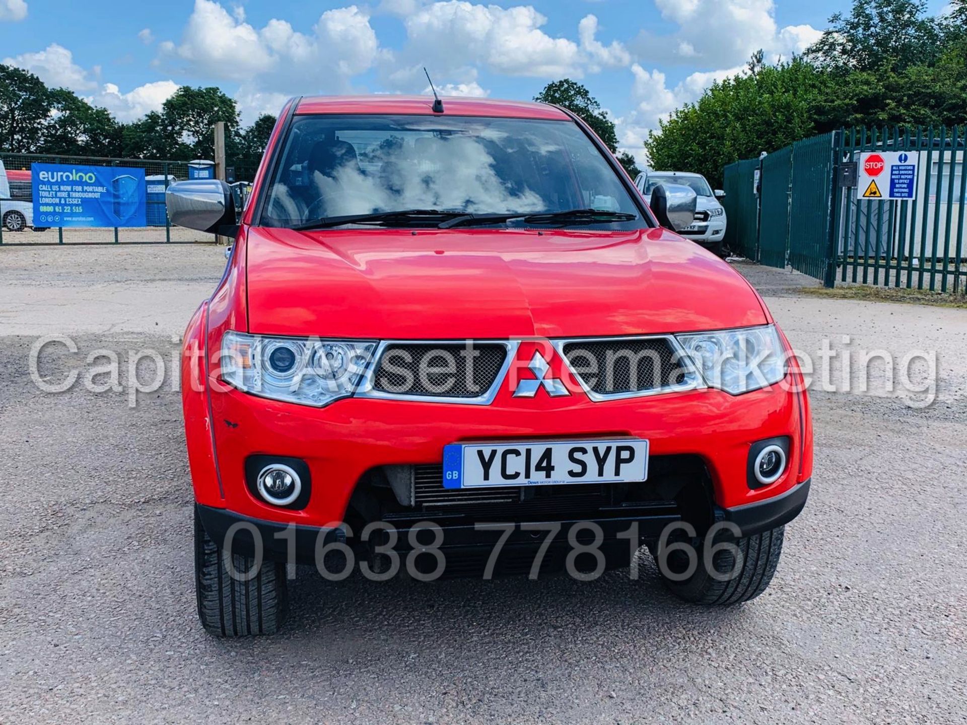 MITSUBISHI L200 *BARBARIAN EDITION* D/CAB PICK-UP (2014) '2.5 DIESEL - 178 BHP ' **MASSIVE SPEC** - Image 4 of 46