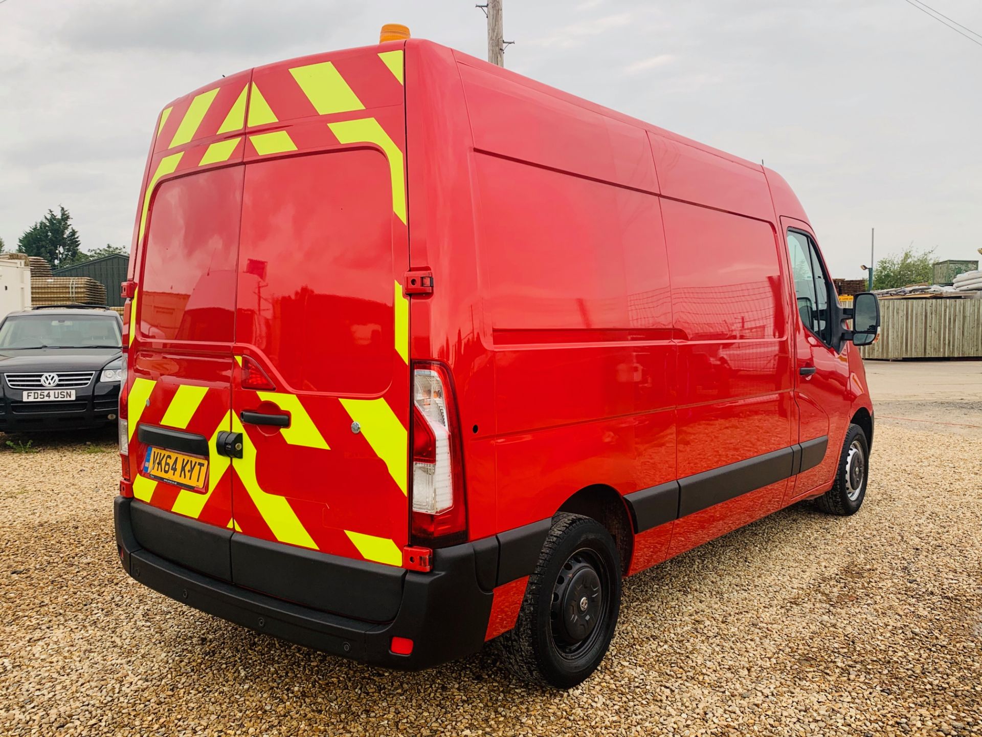 RENAULT MASTER / VAUXHALL MOVANO 2.3CDTI BI TURBO "MEDIUM WHEEL BASE " 2015 REG -REAR TOLL BOXES ECT - Image 8 of 33