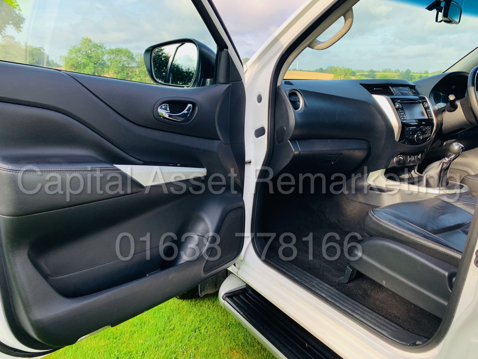 (On Sale) NISSAN NAVARA *TEKNA EDITION* DOUBLE CAB PICK-UP (67 REG) '2.3 DCI - 6 SPEED' (1 OWNER) - Image 23 of 58