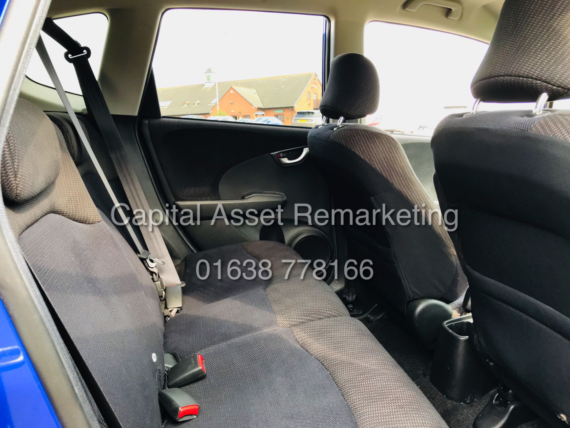 (ON SALE) HONDA JAZZ 1.3 ES+I-VEC -5 DOOR HATCHBACK-2015 MODEL -1 OWNER - AIR CON -24K MILES GENUINE - Image 16 of 17