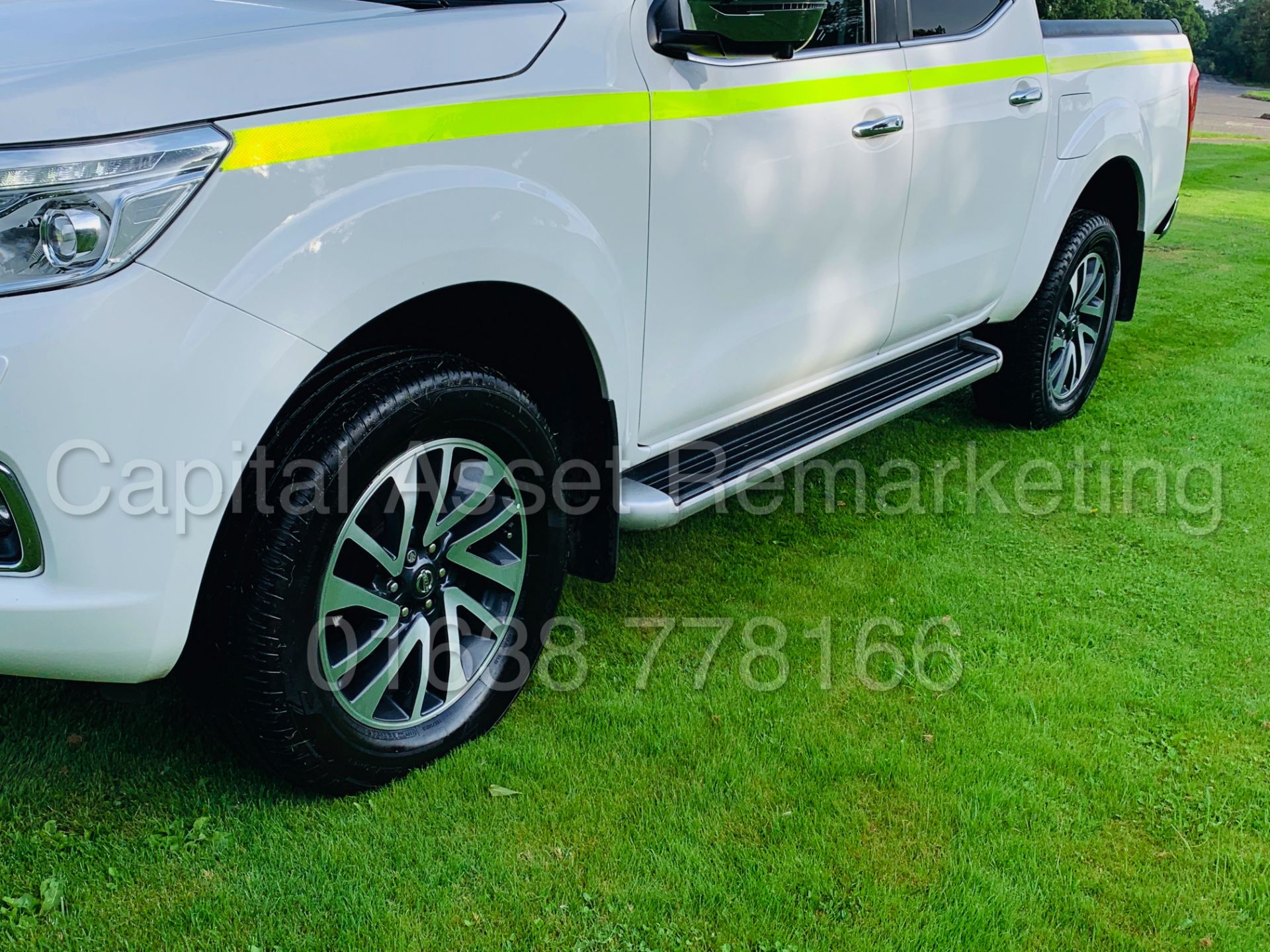 (On Sale) NISSAN NAVARA *TEKNA EDITION* DOUBLE CAB PICK-UP (67 REG) '2.3 DCI - 6 SPEED' (1 OWNER) - Image 18 of 58