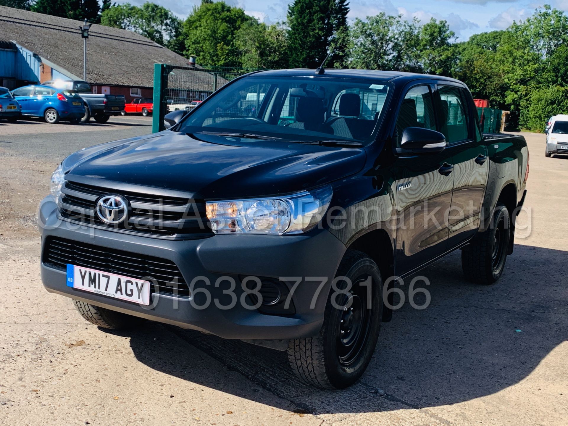 On Sale TOYOTA HILUX *BLACK EDITION* D/CAB PICK-UP (2017 - NEW MODEL) 2.4 D-4D -150 BHP- *LOW MILES* - Image 5 of 43