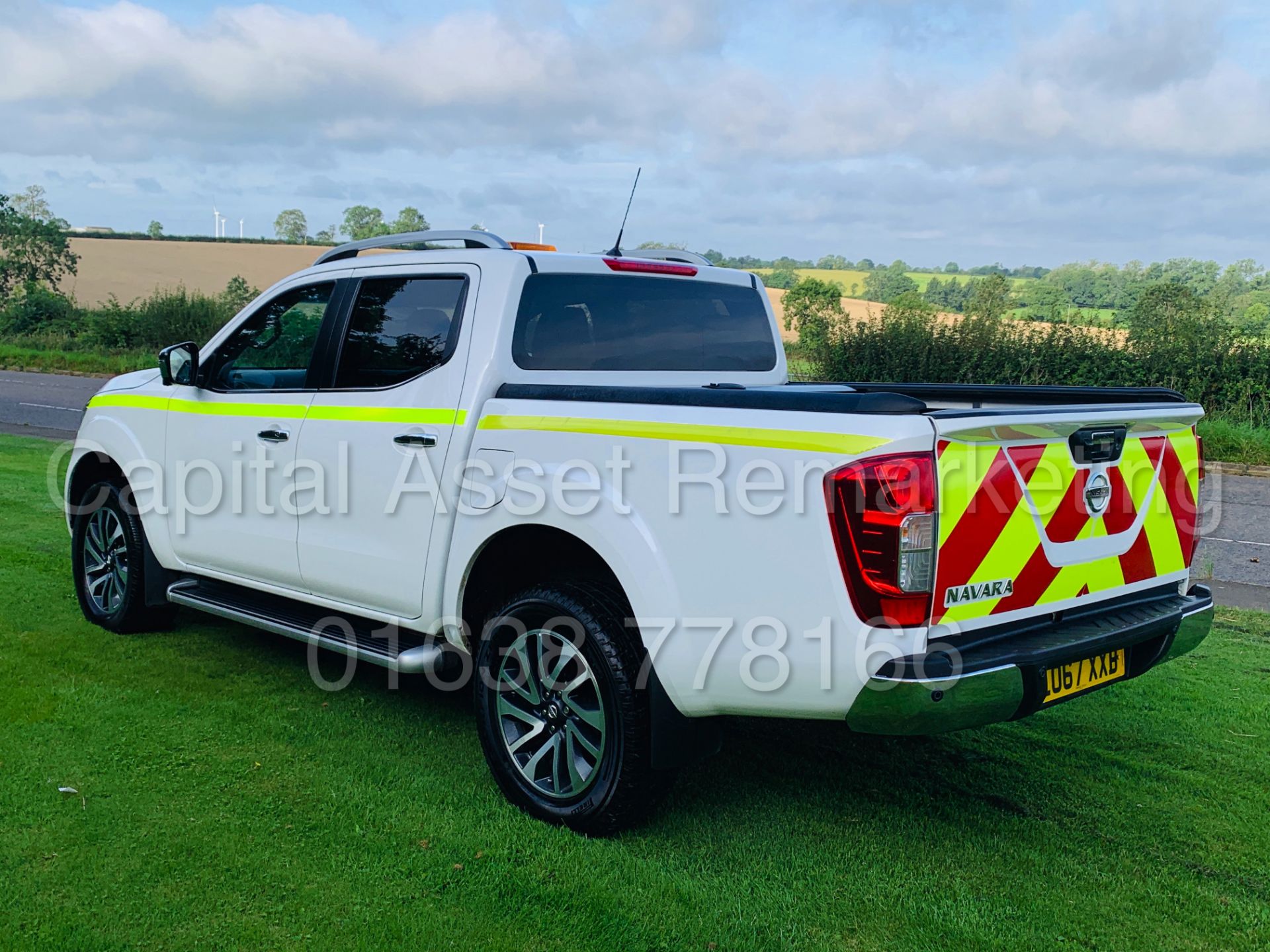 (On Sale) NISSAN NAVARA *TEKNA EDITION* DOUBLE CAB PICK-UP (67 REG) '2.3 DCI - 6 SPEED' (1 OWNER) - Image 9 of 58