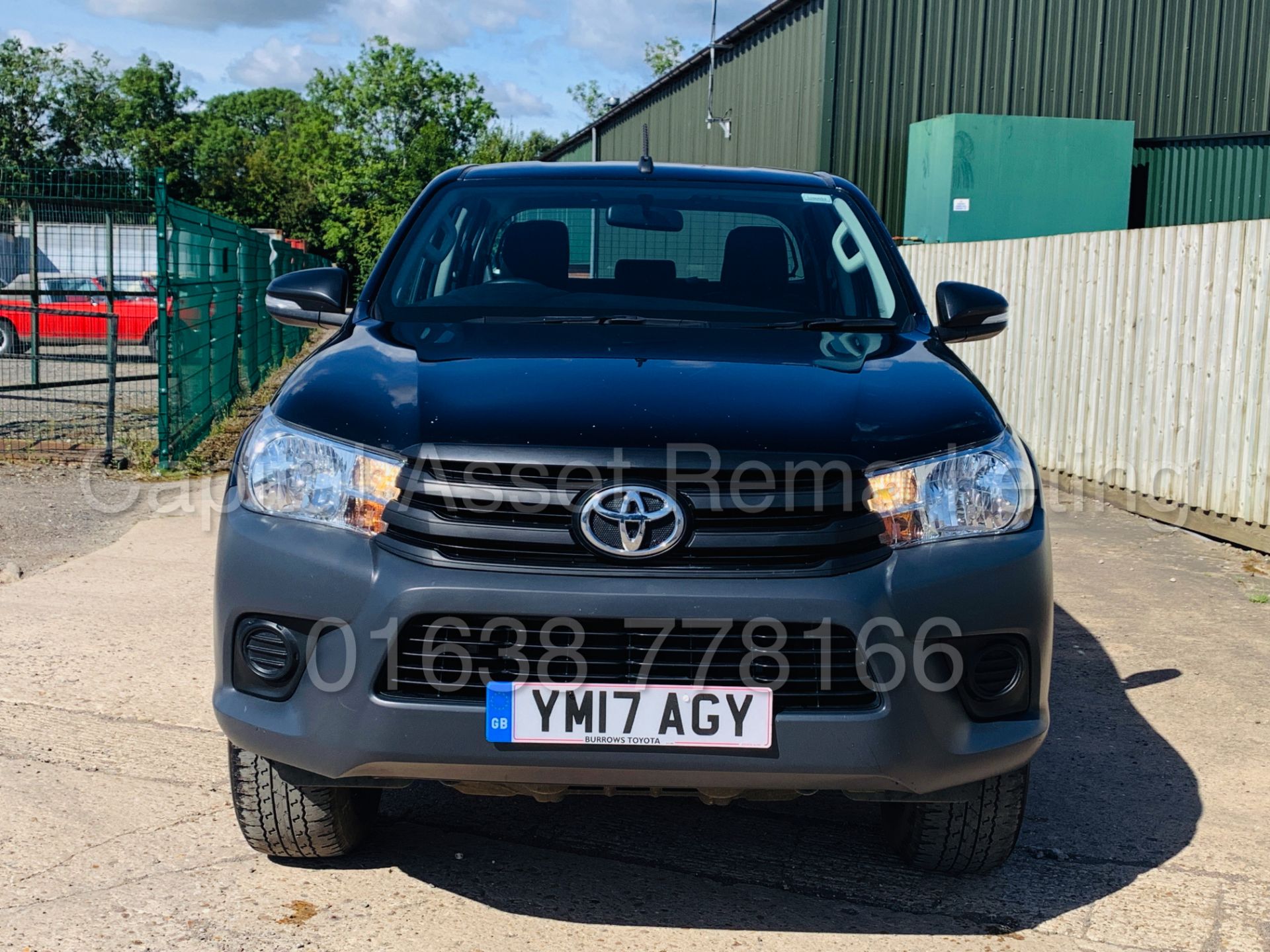 On Sale TOYOTA HILUX *BLACK EDITION* D/CAB PICK-UP (2017 - NEW MODEL) 2.4 D-4D -150 BHP- *LOW MILES* - Image 4 of 43