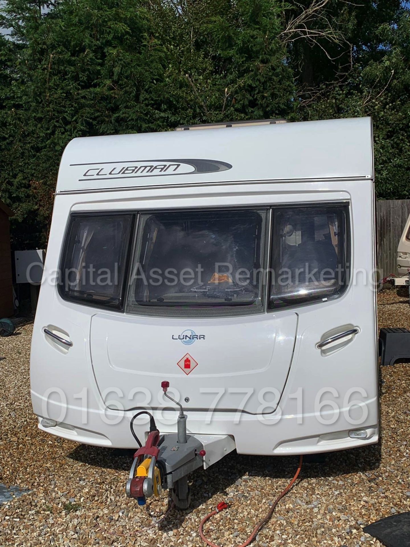 LUNAR CLUBMAN *ES EDITION* 4 BERTH TOURING CARAVAN (2011) *MOTOR MOVER - ALDE HEATING* (HUGE SPEC) - Image 2 of 21