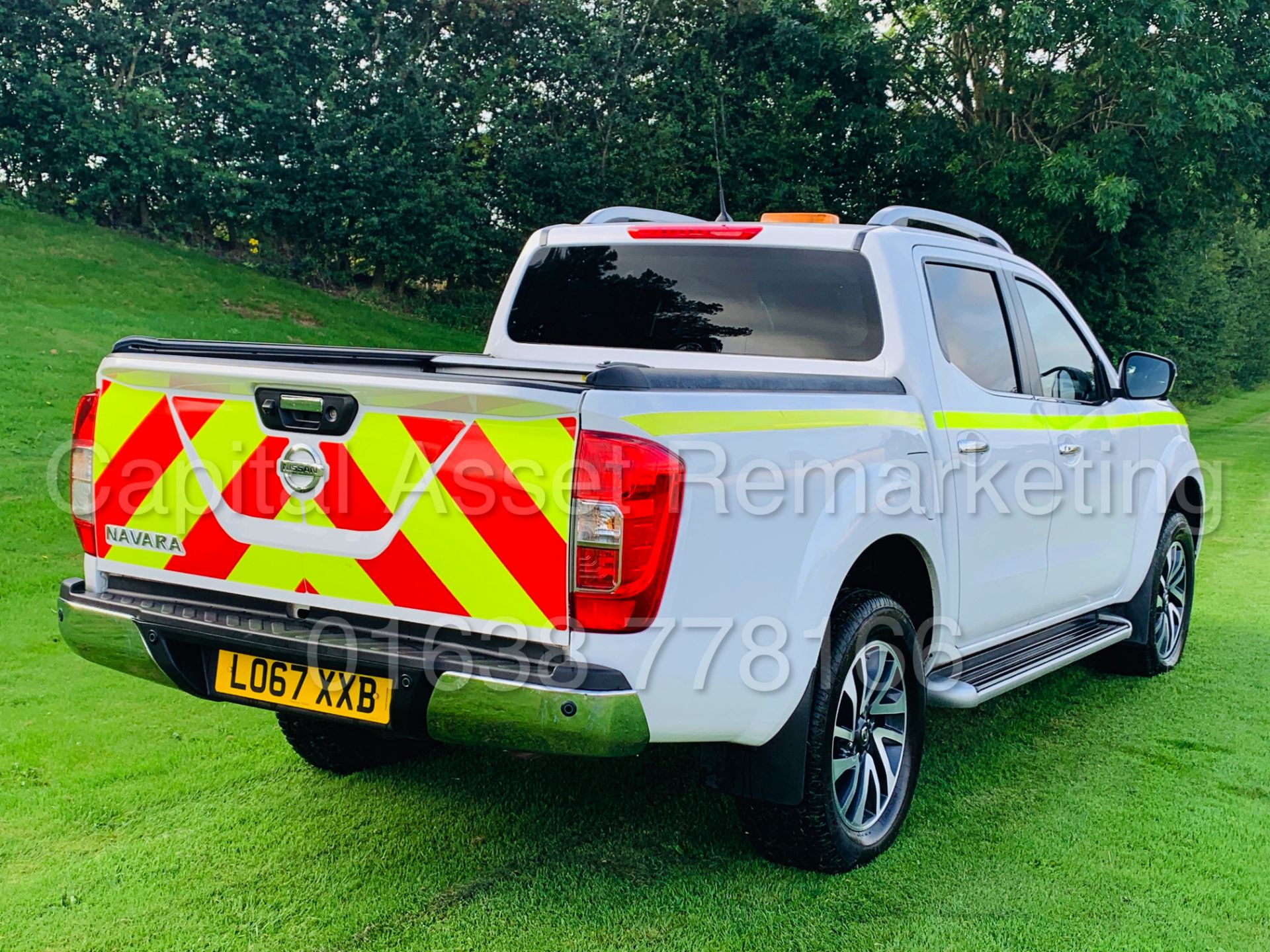 (On Sale) NISSAN NAVARA *TEKNA EDITION* DOUBLE CAB PICK-UP (67 REG) '2.3 DCI - 6 SPEED' (1 OWNER) - Image 12 of 58