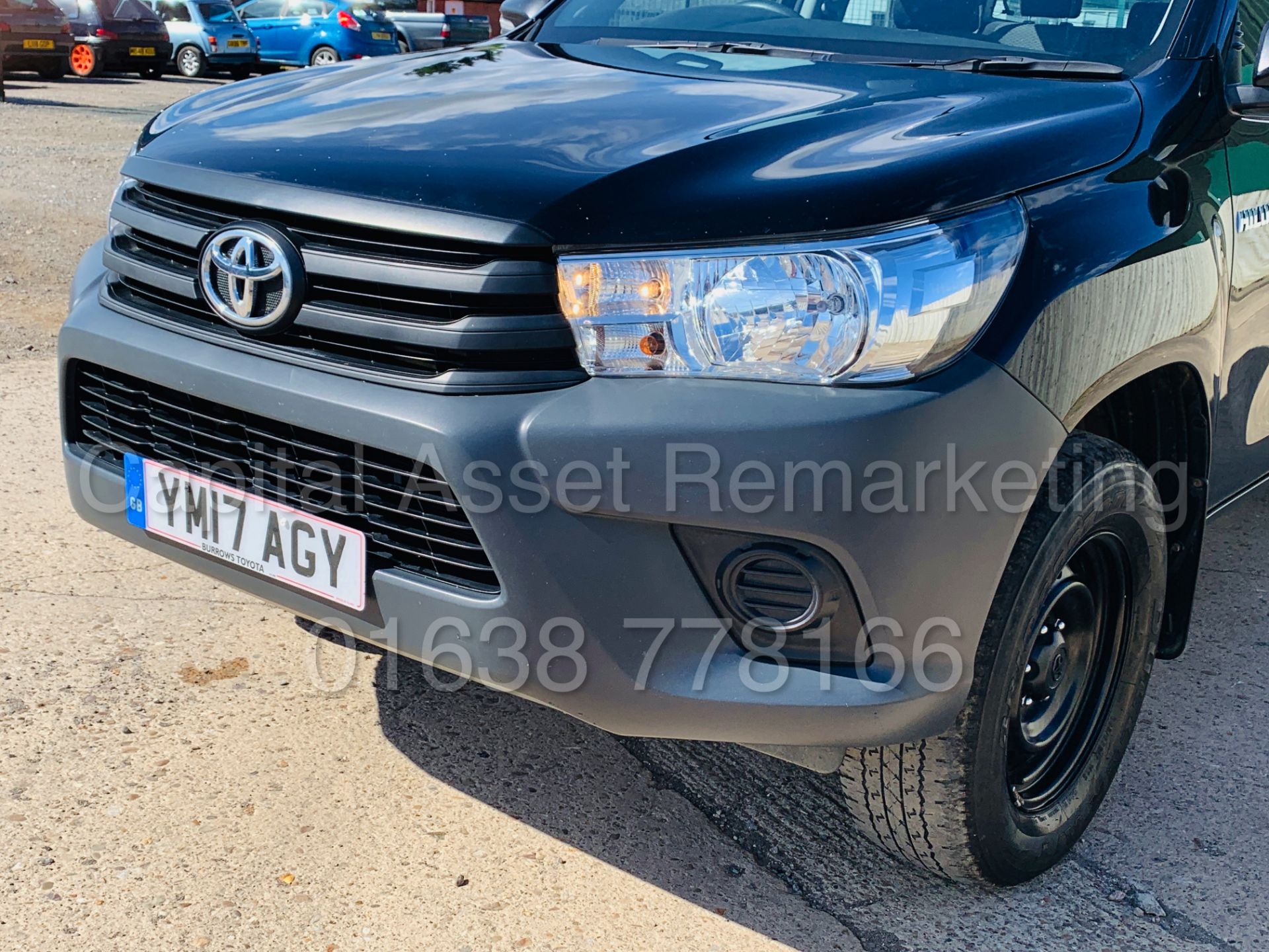 On Sale TOYOTA HILUX *BLACK EDITION* D/CAB PICK-UP (2017 - NEW MODEL) 2.4 D-4D -150 BHP- *LOW MILES* - Image 14 of 43