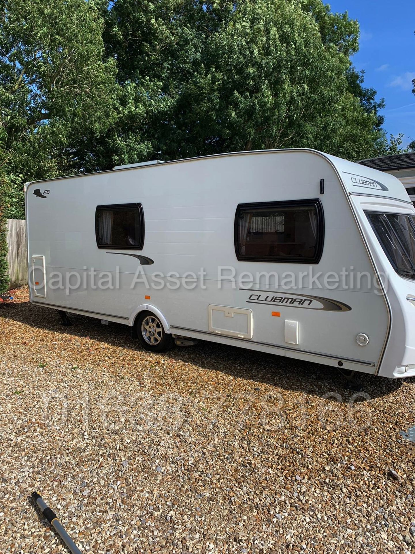 LUNAR CLUBMAN *ES EDITION* 4 BERTH TOURING CARAVAN (2011) *MOTOR MOVER - ALDE HEATING* (HUGE SPEC) - Image 5 of 21