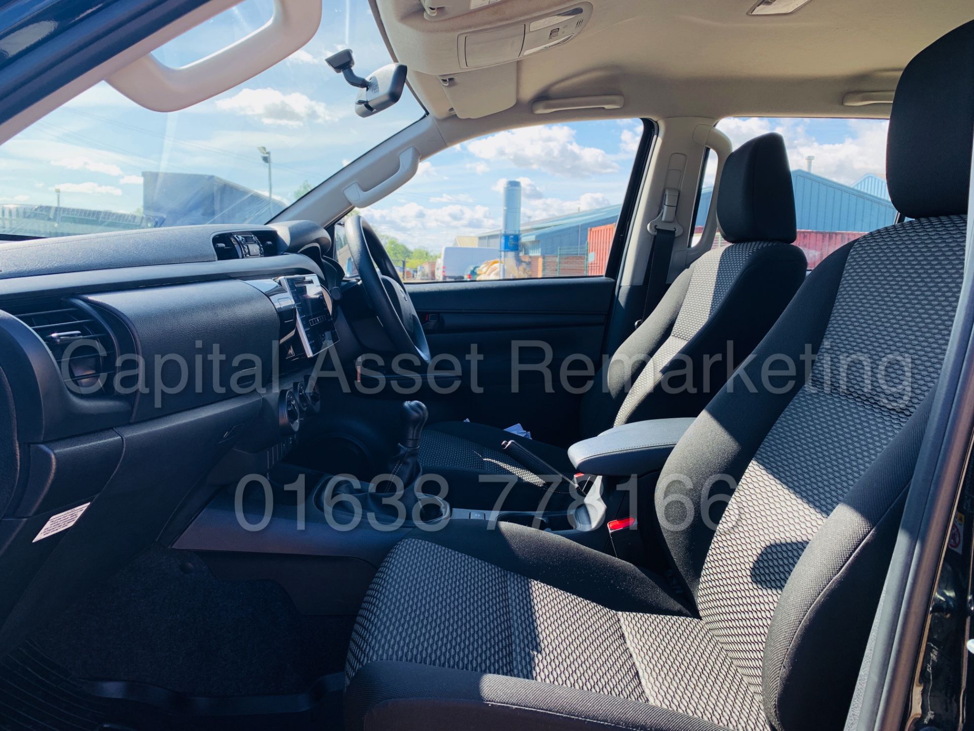 On Sale TOYOTA HILUX *BLACK EDITION* D/CAB PICK-UP (2017 - NEW MODEL) 2.4 D-4D -150 BHP- *LOW MILES* - Image 18 of 43