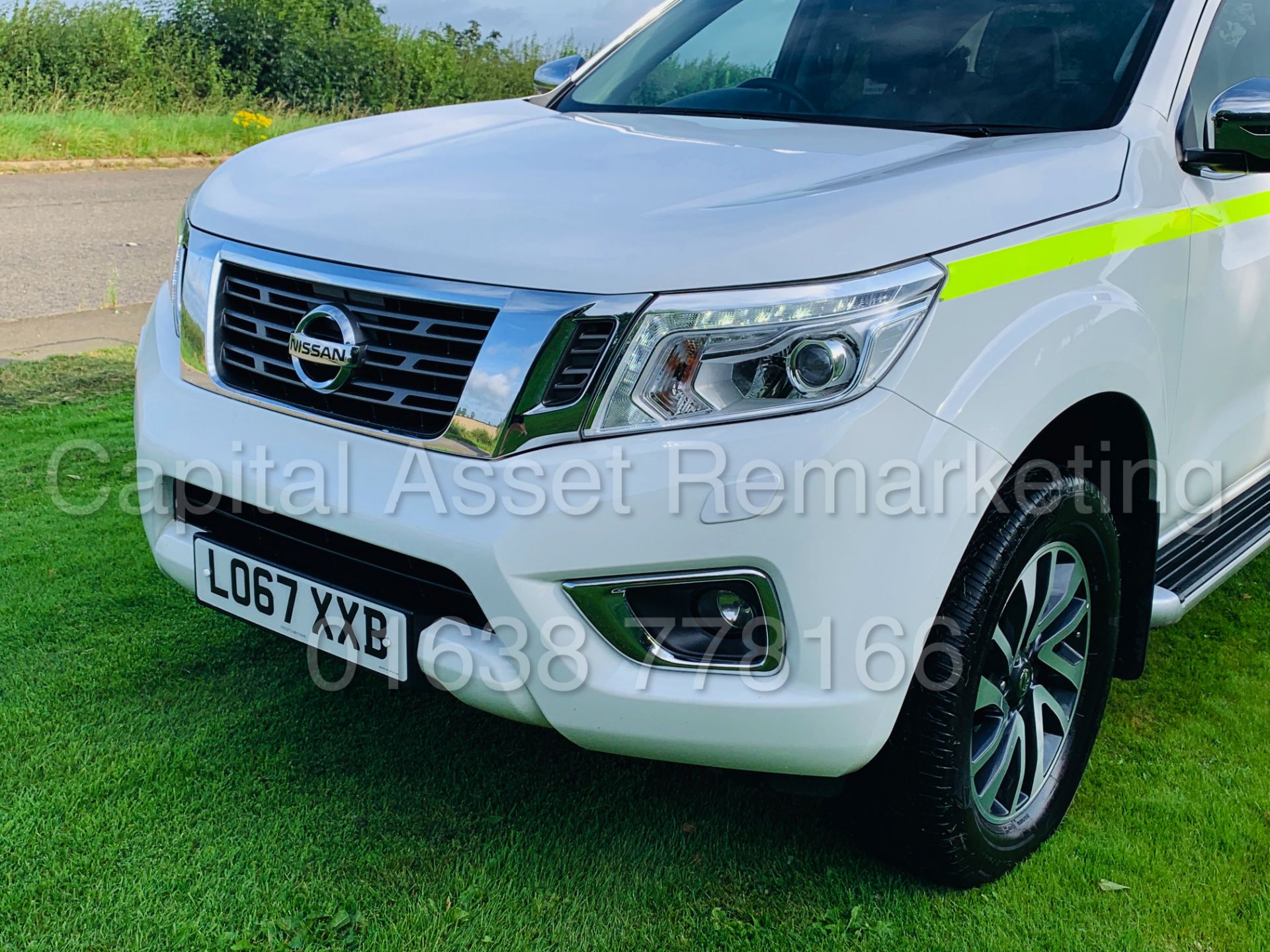 (On Sale) NISSAN NAVARA *TEKNA EDITION* DOUBLE CAB PICK-UP (67 REG) '2.3 DCI - 6 SPEED' (1 OWNER) - Image 17 of 58