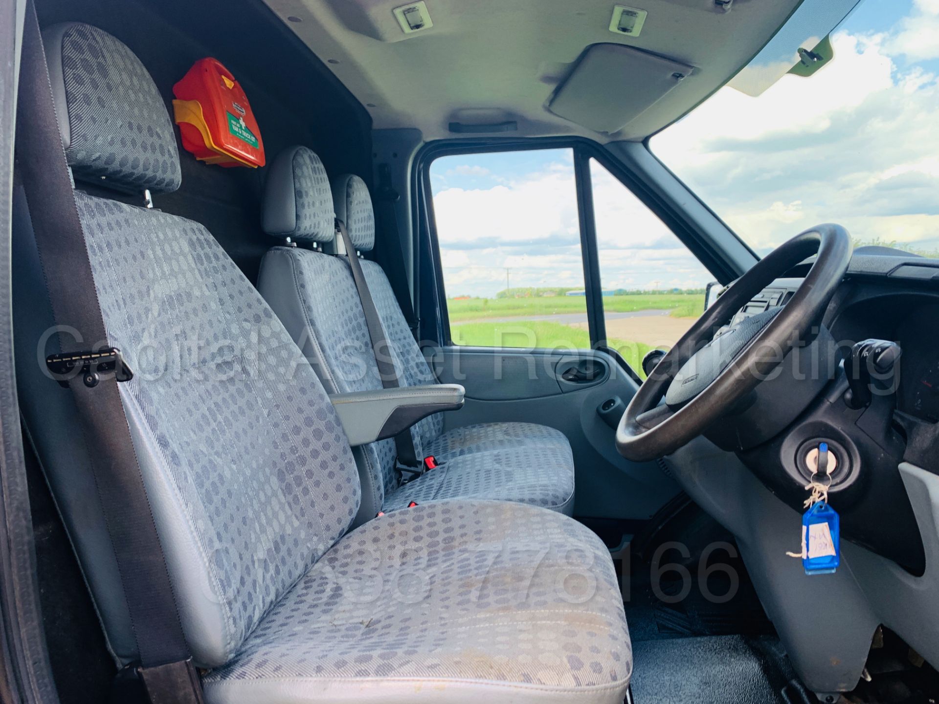 (On Sale) FORD TRANSIT 100 T300 FWD *LCV - PANEL VAN* (61 REG) '2.2 TDCI - 100 BHP - 6 SPEED' - Image 20 of 32