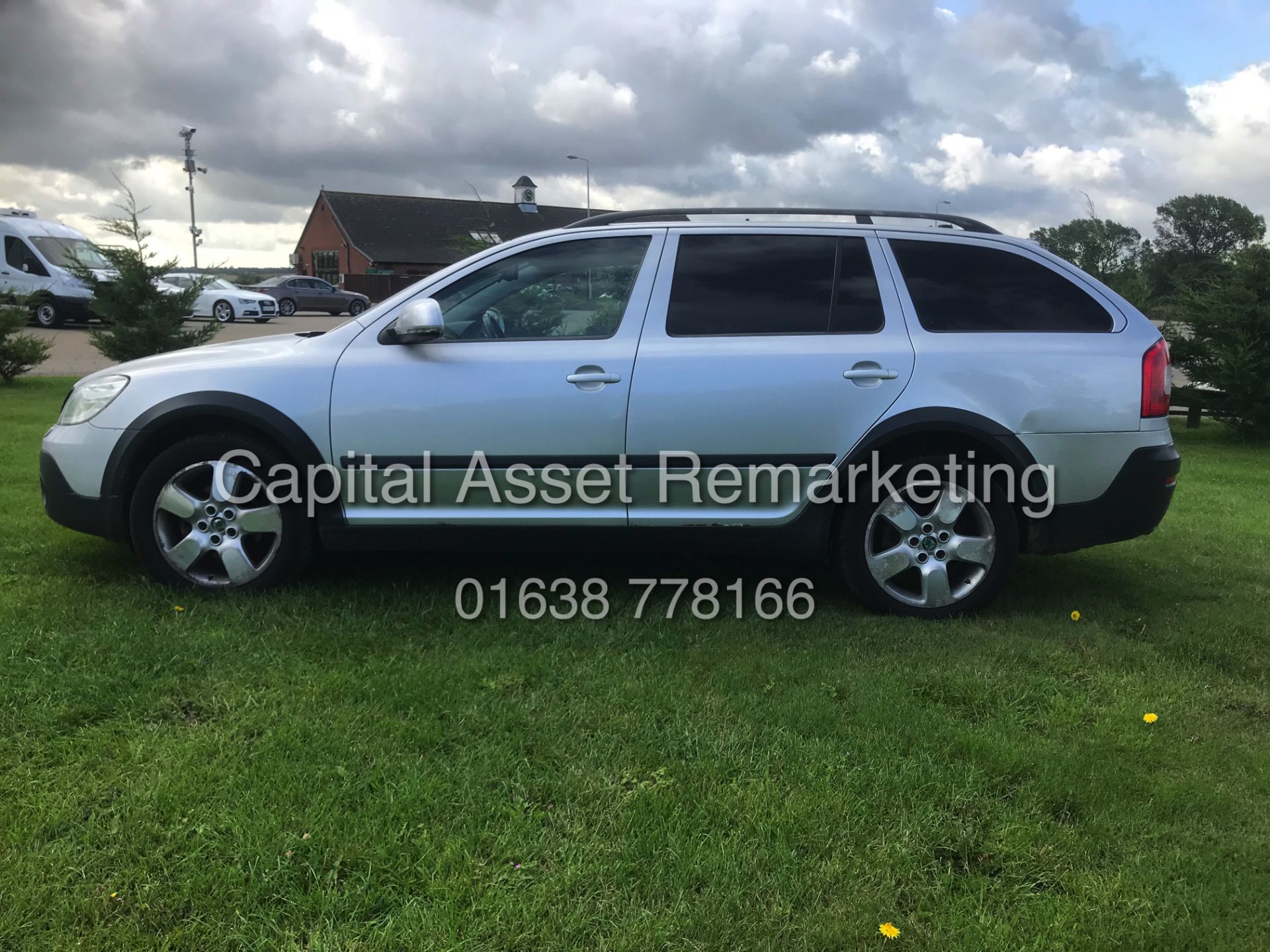 (ON SALE) SKODA SCOUT "OCTAVIA" 2.0TDI CR AUTO ESTATE - 13 REG - ONLY 78K KILES GENUINE -HUGE SPEC - - Image 2 of 17