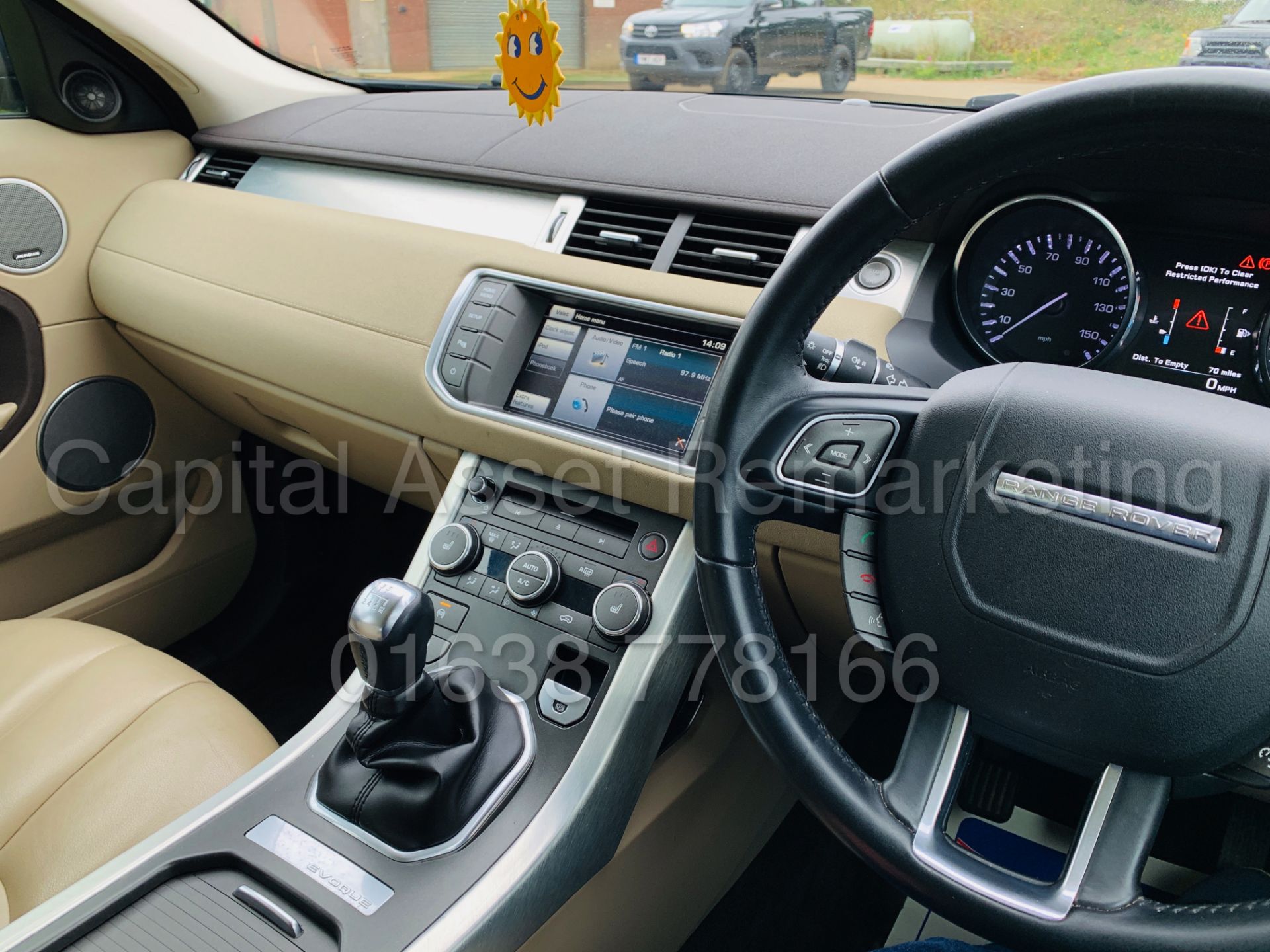 (ON SALE) RANGE ROVER EVOQUE *PURE EDITION* 5 DOOR SUV (2015) '2.2 DIESEL - 150 BHP' **HUGE SPEC** - Image 41 of 54