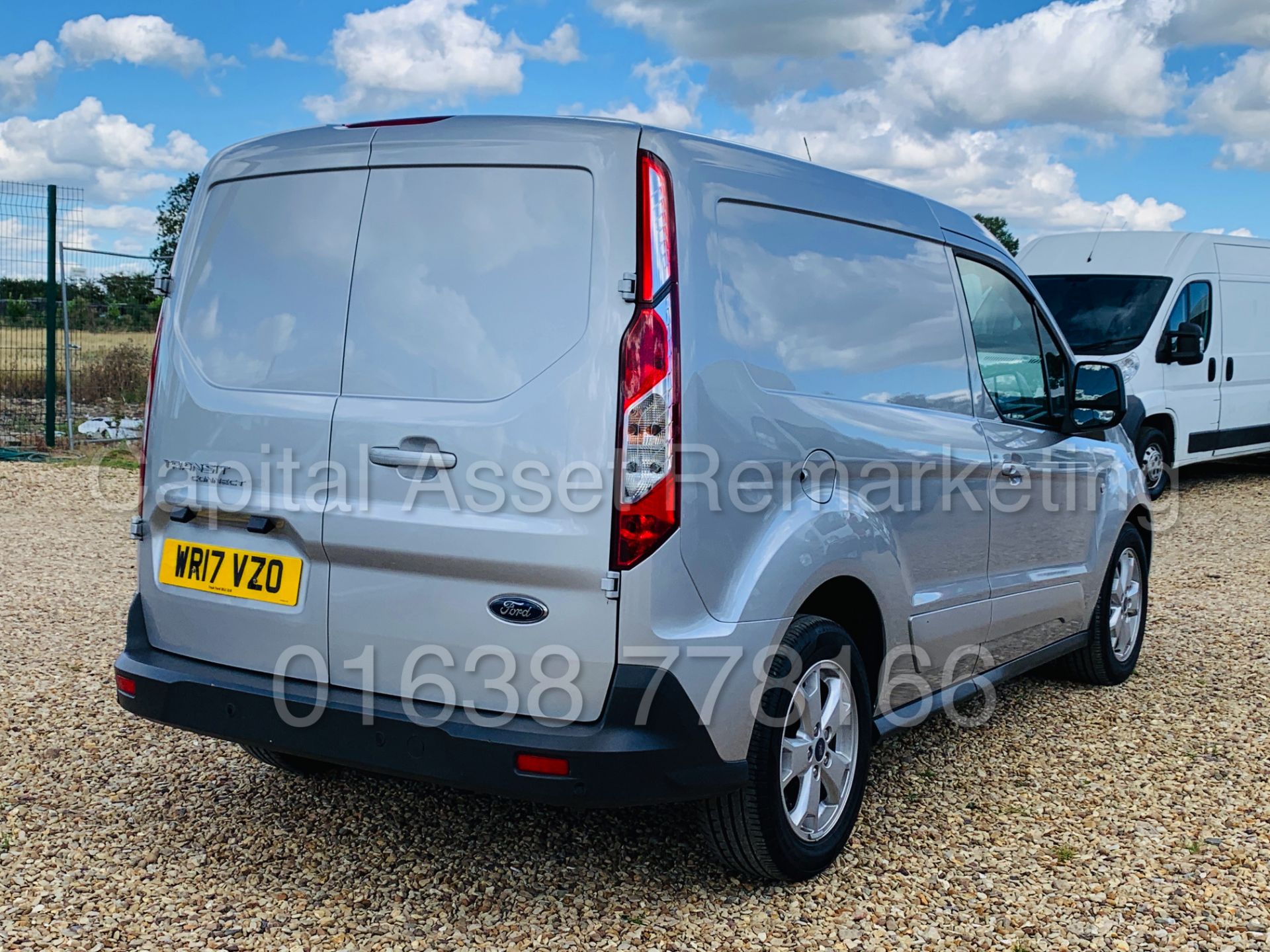 FORD TRANSIT CONNECT *LIMITED EDITION* SWB PANEL VAN (2017) '1.5 TDCI- 120 BHP - 6 SPEED' *TOP SPEC* - Image 10 of 44