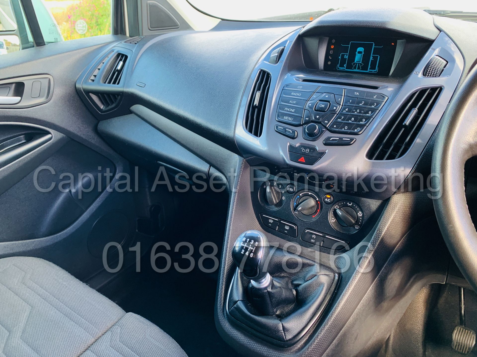 FORD TRANSIT CONNECT *LIMITED EDITION* SWB PANEL VAN (2017) '1.5 TDCI- 120 BHP - 6 SPEED' *TOP SPEC* - Image 35 of 44