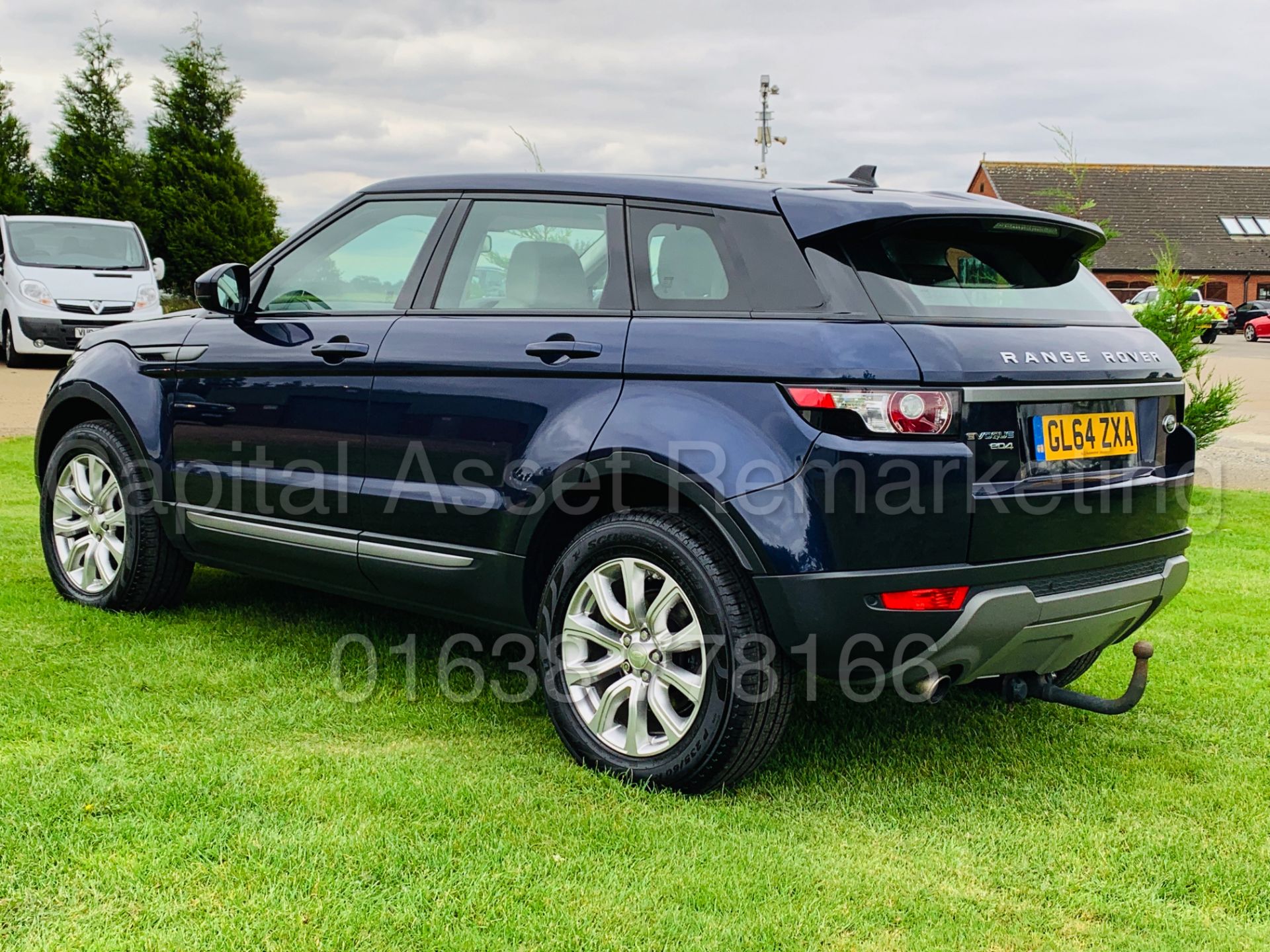 (ON SALE) RANGE ROVER EVOQUE *PURE EDITION* 5 DOOR SUV (2015) '2.2 DIESEL - 150 BHP' **HUGE SPEC** - Image 9 of 54