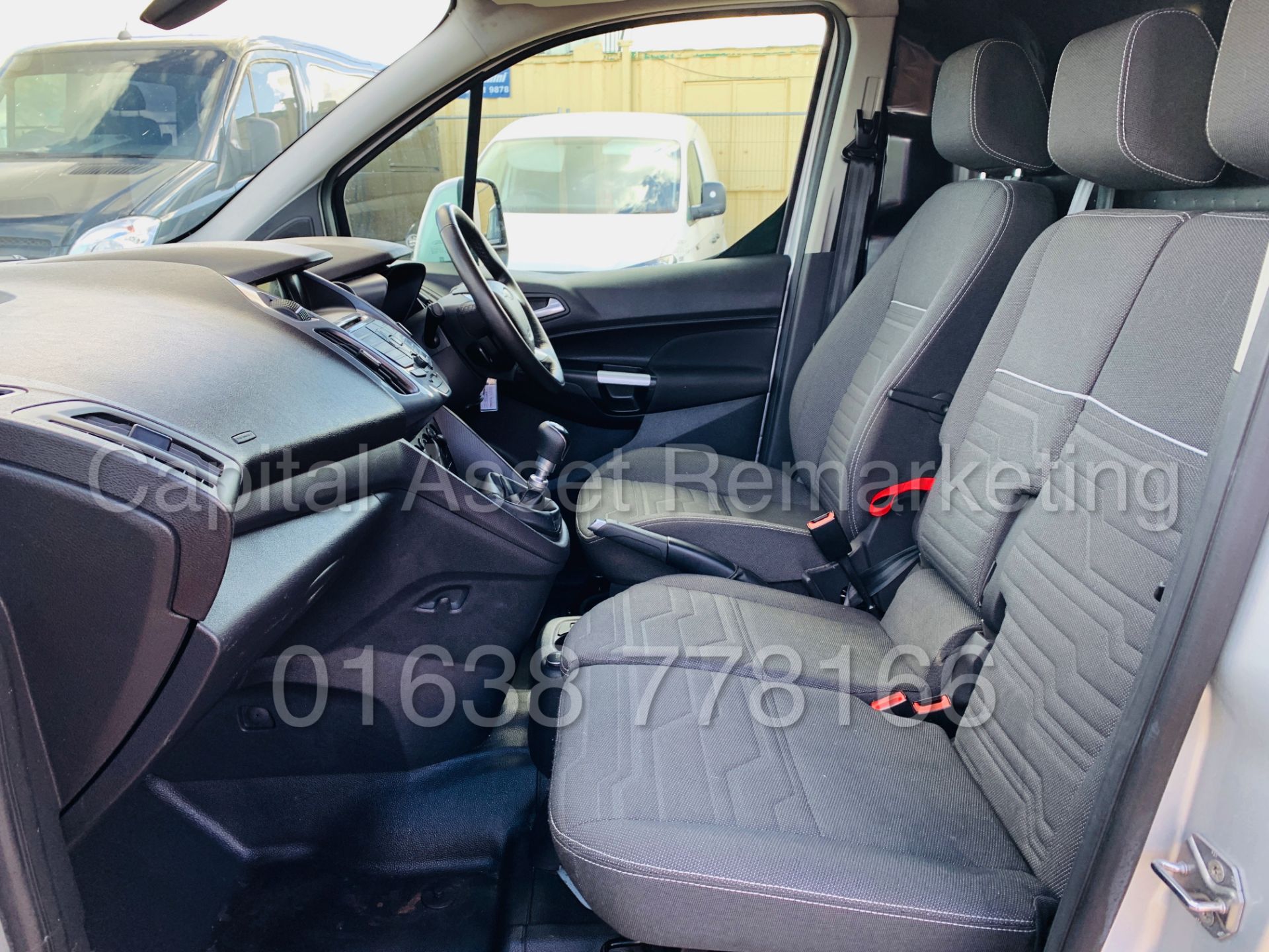 FORD TRANSIT CONNECT *LIMITED EDITION* SWB PANEL VAN (2017) '1.5 TDCI- 120 BHP - 6 SPEED' *TOP SPEC* - Image 23 of 44