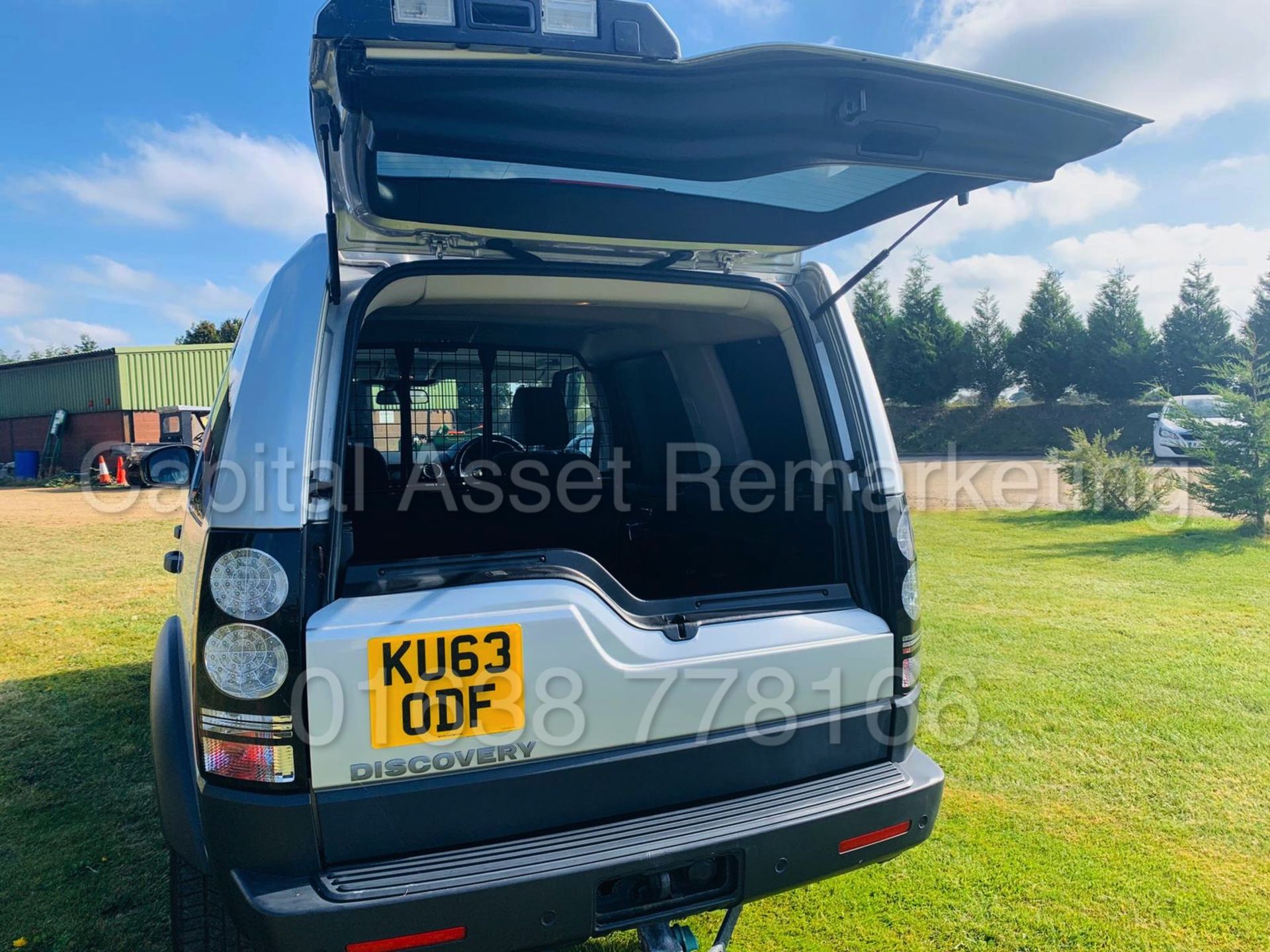 LAND ROVER DISCOVERY *XS EDITION* (2014) '3.0 SDV6 - 255 BHP - 8 SPEED AUTO' *LEATHER & SAT NAV* - Image 42 of 50