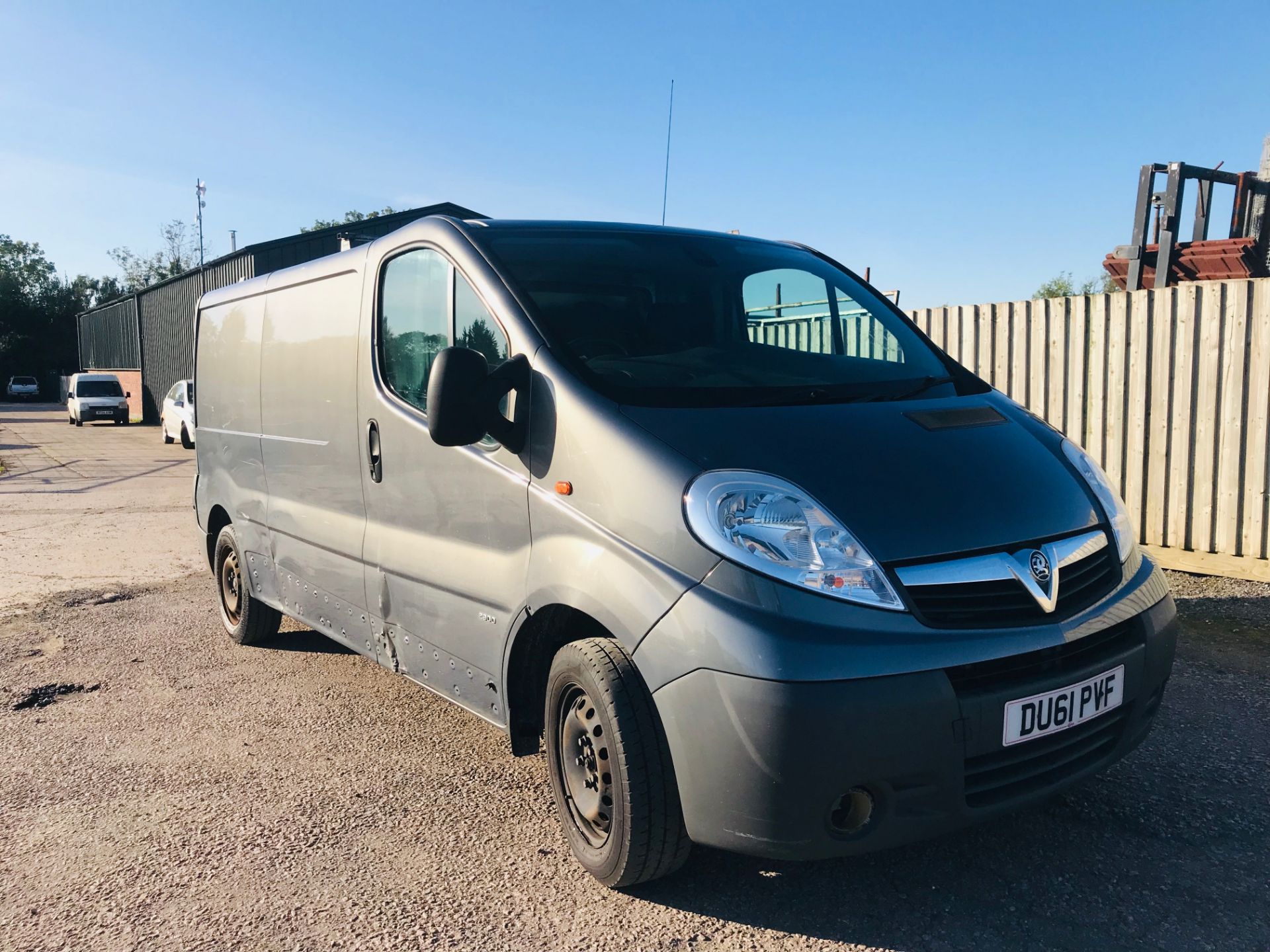 VAUXHALL VIVARO 2.0CDTI "LWB" 6 SPEED - 2012 MODEL - ELEC PACK - MET PAINT - LOOK!!!!