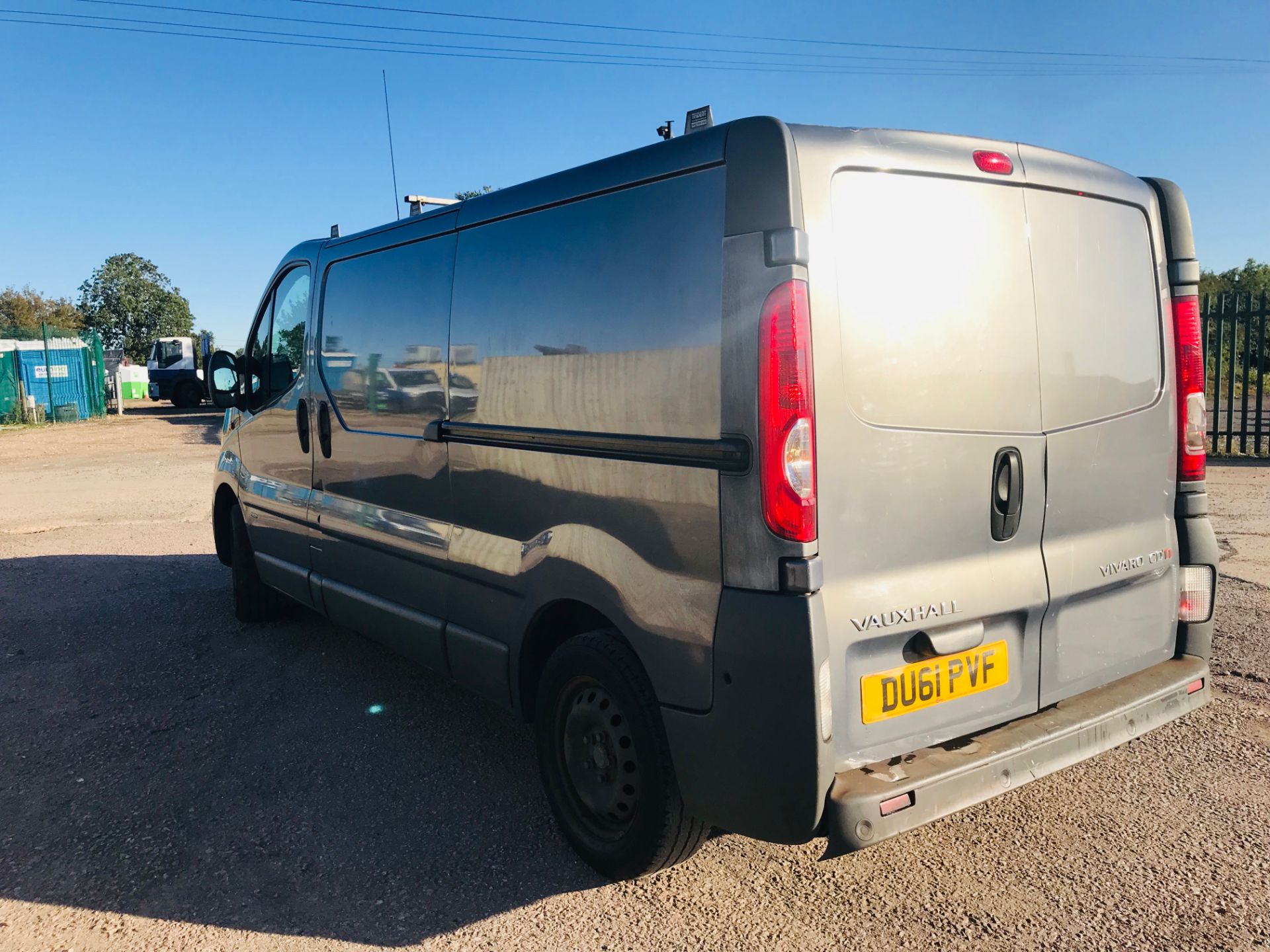 VAUXHALL VIVARO 2.0CDTI "LWB" 6 SPEED - 2012 MODEL - ELEC PACK - MET PAINT - LOOK!!!! - Image 4 of 11