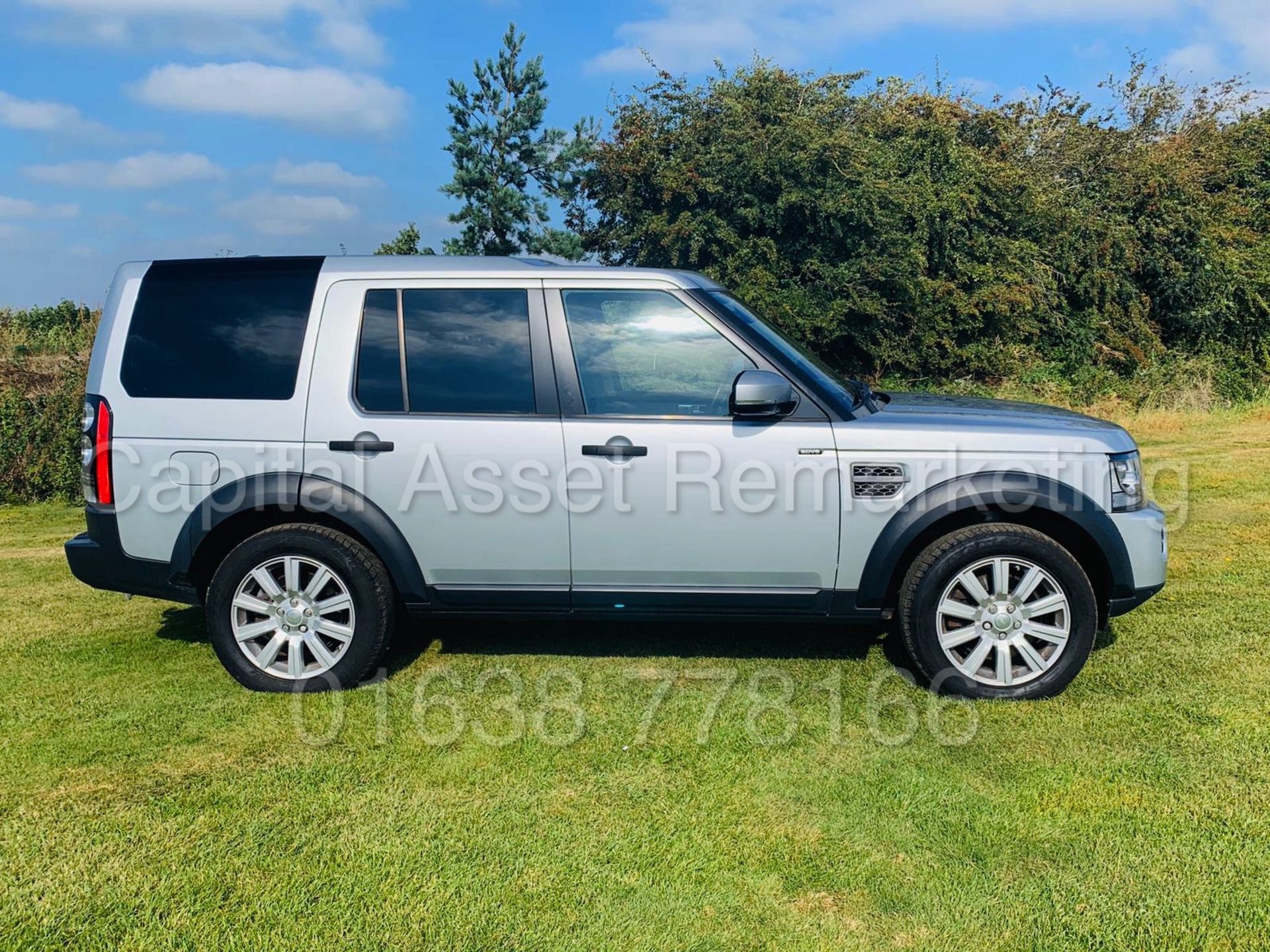 LAND ROVER DISCOVERY *XS EDITION* (2014) '3.0 SDV6 - 255 BHP - 8 SPEED AUTO' *LEATHER & SAT NAV* - Image 12 of 50