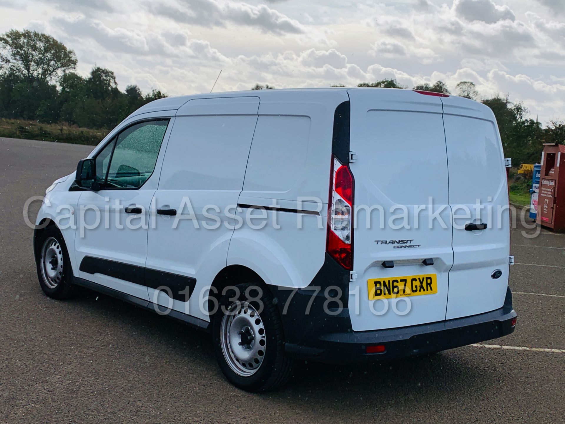 Ford Transit CONNECT 75 T200 *SWB - PANEL VAN* (2018 MODEL) '1.5 TDCI - EURO 6 COMPLIANT' (1 OWNER) - Image 5 of 36