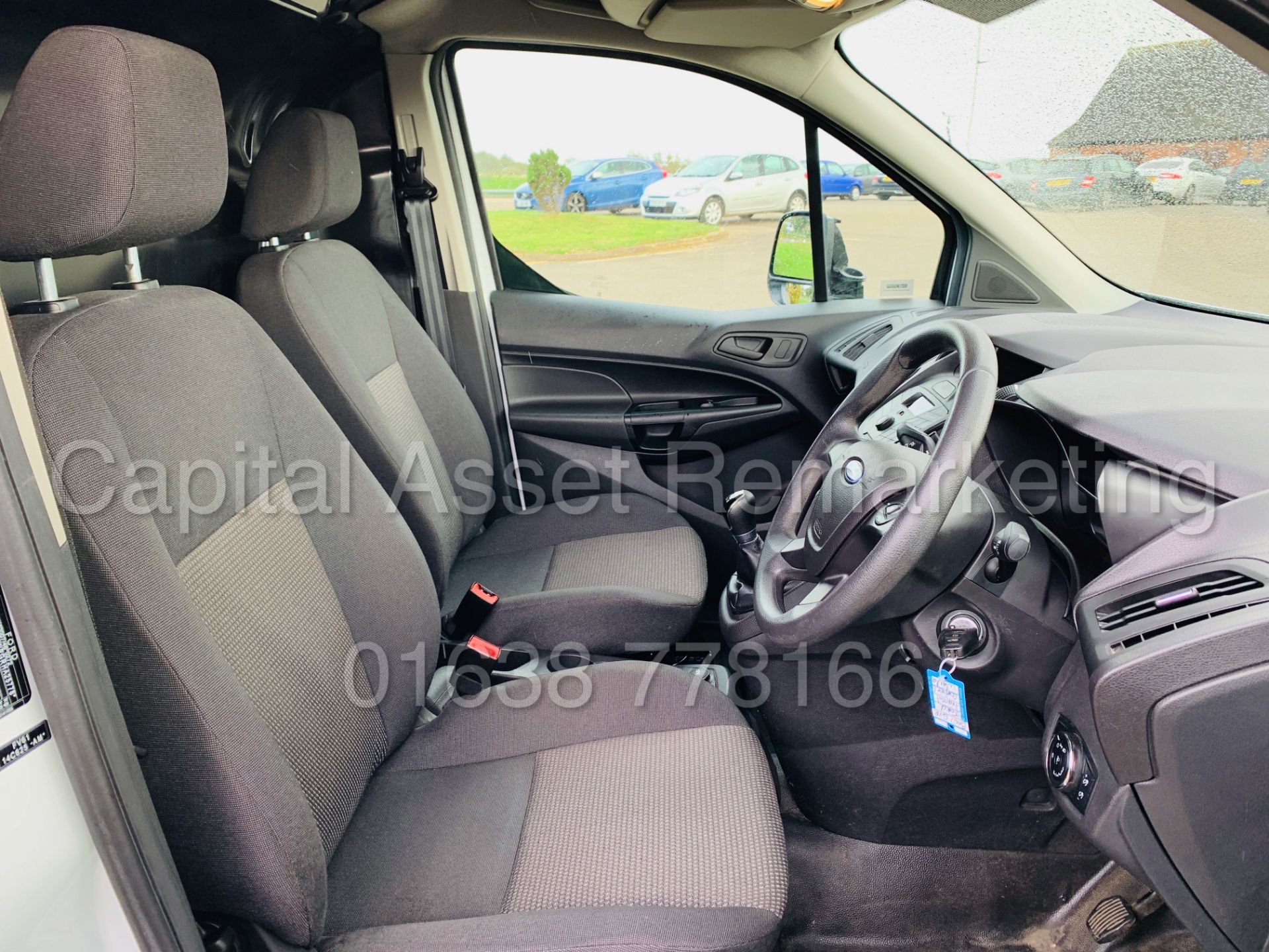 Ford Transit CONNECT 75 T200 *SWB - PANEL VAN* (2018 MODEL) '1.5 TDCI - EURO 6 COMPLIANT' (1 OWNER) - Image 26 of 36