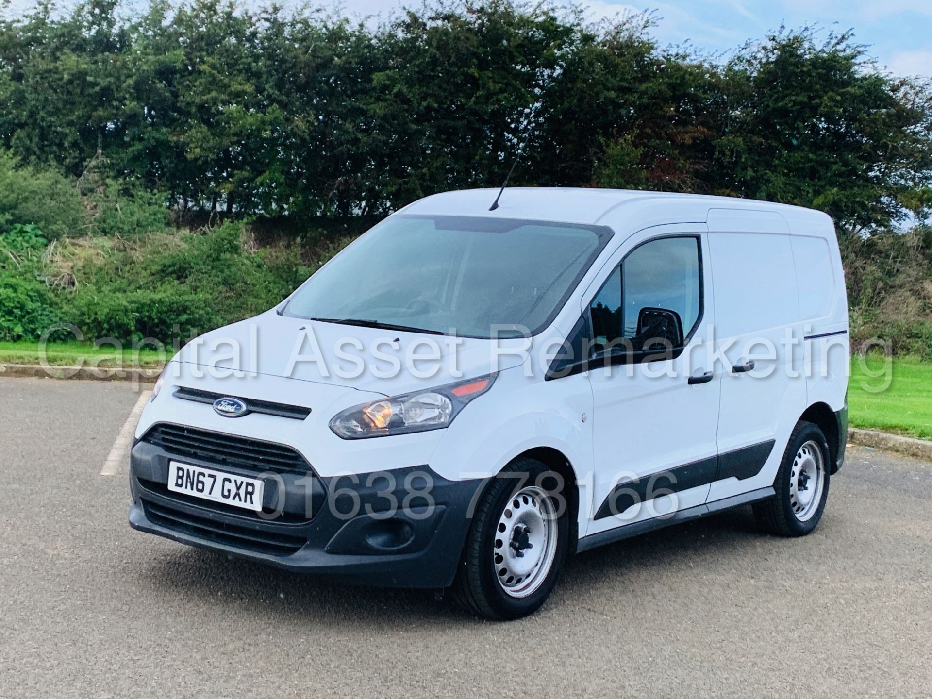 Ford Transit CONNECT 75 T200 *SWB - PANEL VAN* (2018 MODEL) '1.5 TDCI - EURO 6 COMPLIANT' (1 OWNER) - Image 3 of 36