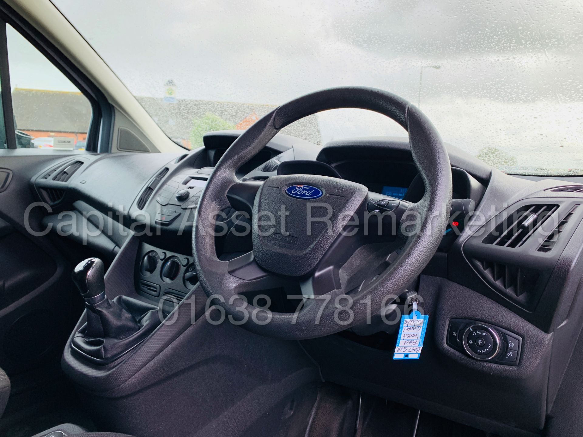 Ford Transit CONNECT 75 T200 *SWB - PANEL VAN* (2018 MODEL) '1.5 TDCI - EURO 6 COMPLIANT' (1 OWNER) - Image 27 of 36