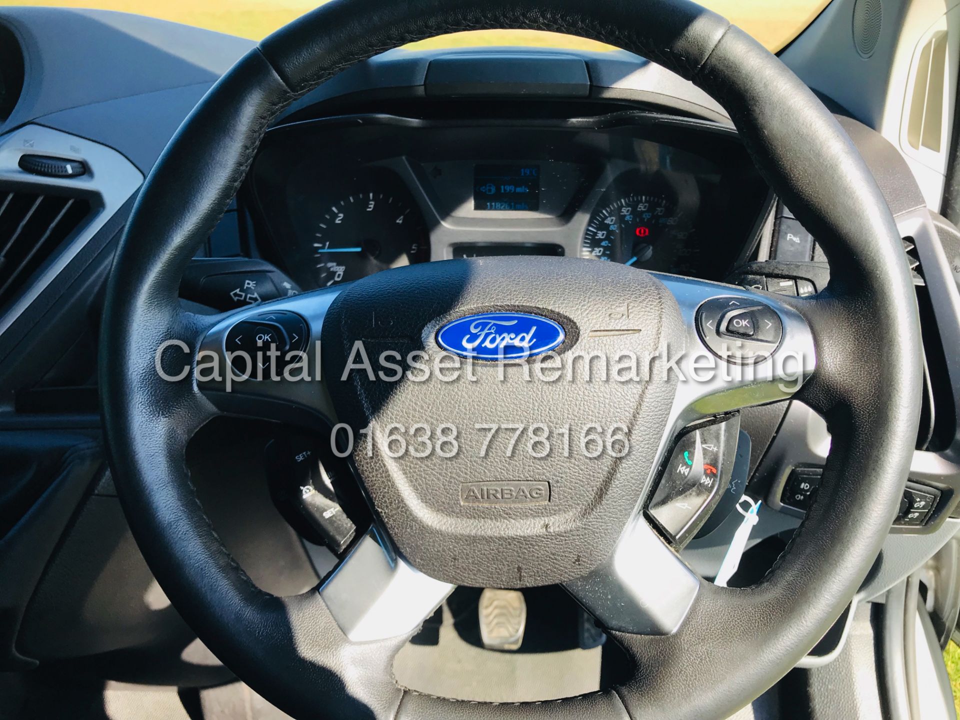 On Sale FORD TRANSIT CUSTOM *TREND EDITION* SWB HI-ROOF (2016 MODEL) '2.2 TDCI - 6 SPEED' **A/C** - Image 17 of 18