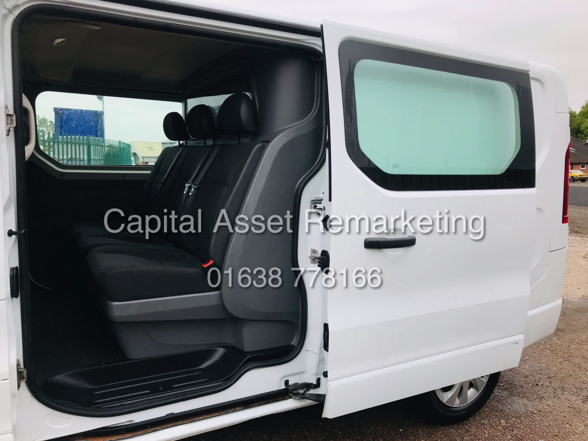 (ON SALE) VAUXHALL VIVARO *SPORTIVE* LWB 6 SEATER DUELINER / CREW VAN (2016) '1.6 CDTI-STOP/START' - Image 18 of 41