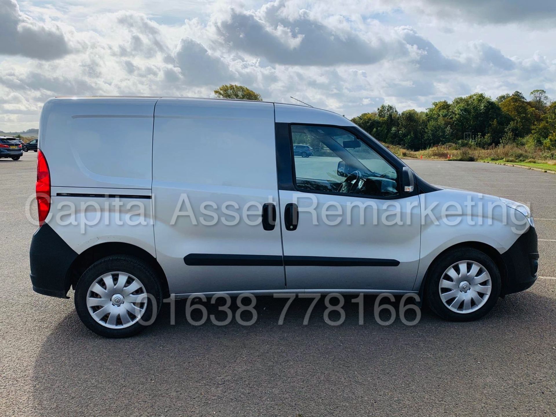 (On Sale) VAUXHALL COMBO 2300 *SWB - 5 SEATER CREW* (2015 - NEW MODEL) 'CDTI - STOP/START' *A/C* - Image 8 of 31