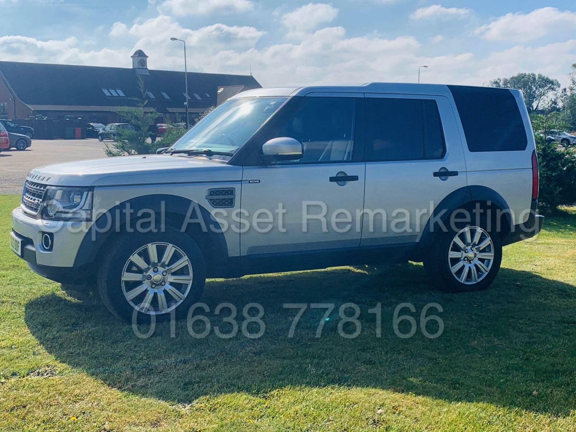 LAND ROVER DISCOVERY *XS EDITION* (2014) '3.0 SDV6 - 255 BHP - 8 SPEED AUTO' *LEATHER & SAT NAV* - Image 10 of 50