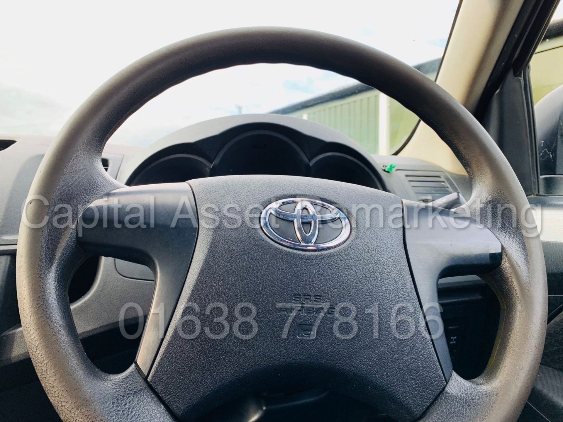 (ON SALE) TOYOTA HILUX *DOUBLE CAB - 4x4 PICK-UP TRUCK* (2015 - NEW MODEL) 'D-4D **AIR CON** - Image 37 of 38