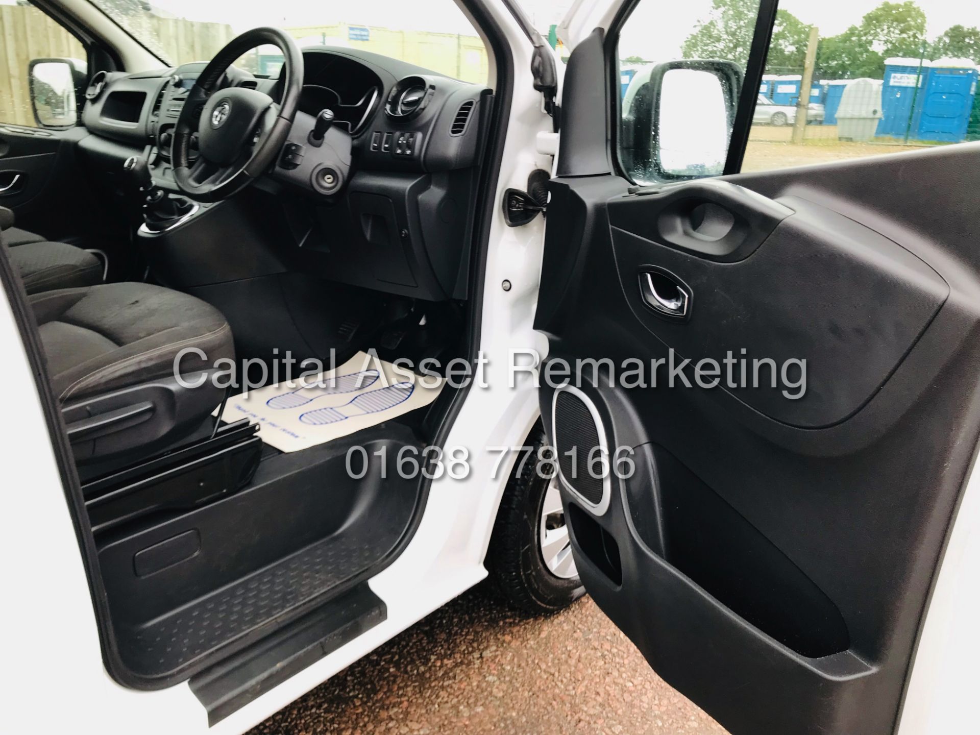 (ON SALE) VAUXHALL VIVARO *SPORTIVE* LWB 6 SEATER DUELINER / CREW VAN (2016) '1.6 CDTI-STOP/START' - Image 23 of 41