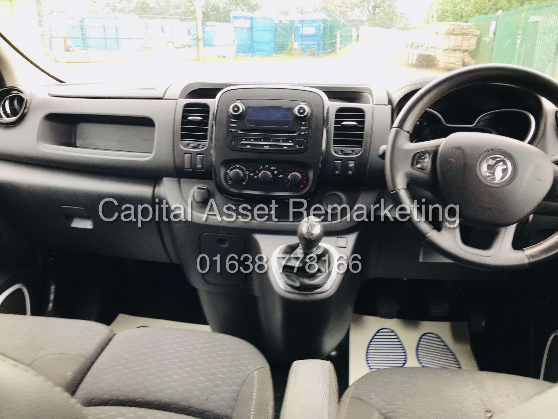 (ON SALE) VAUXHALL VIVARO *SPORTIVE* LWB 6 SEATER DUELINER / CREW VAN (2016) '1.6 CDTI-STOP/START' - Image 22 of 41