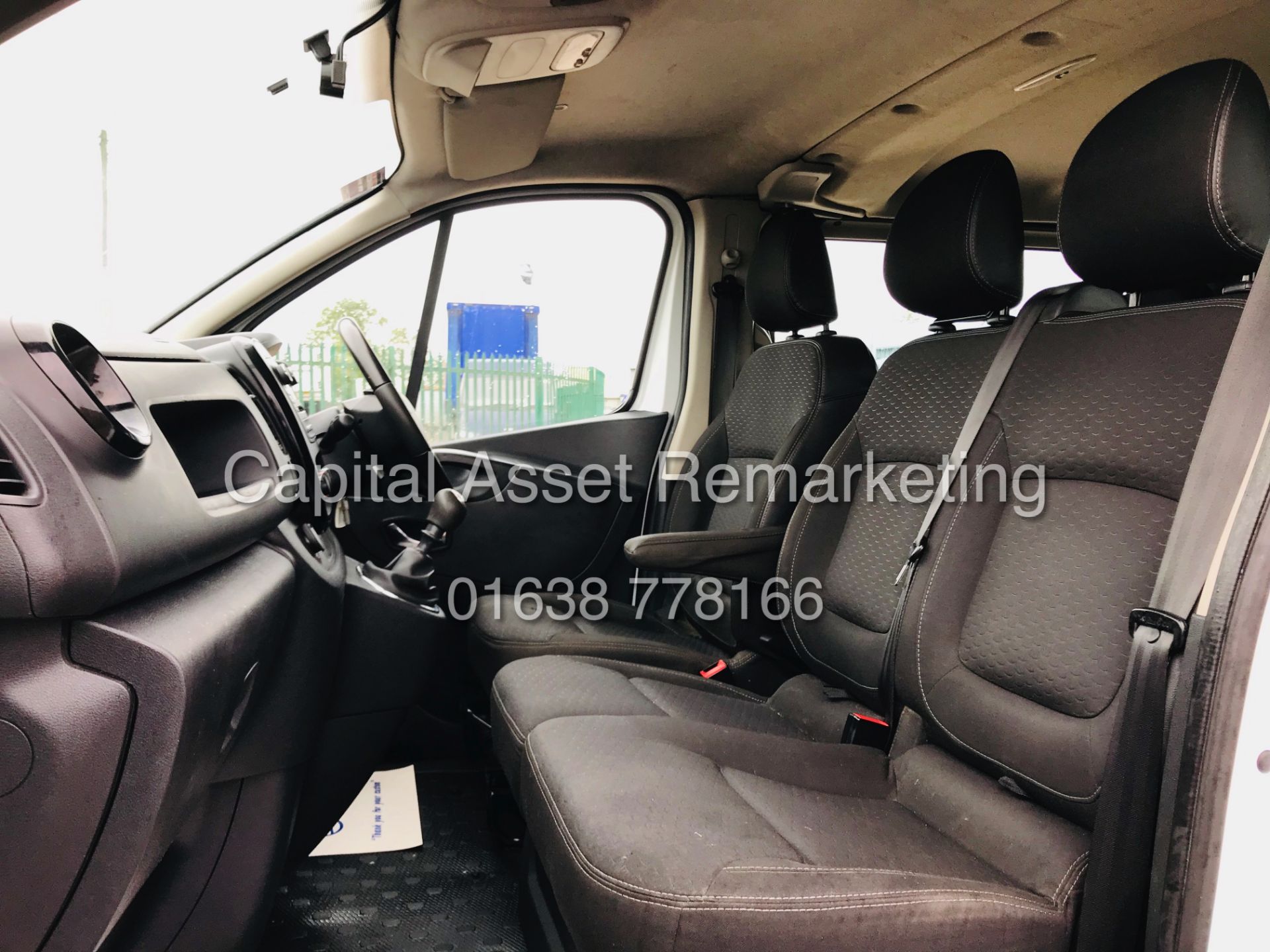 (ON SALE) VAUXHALL VIVARO *SPORTIVE* LWB 6 SEATER DUELINER / CREW VAN (2016) '1.6 CDTI-STOP/START' - Image 17 of 41