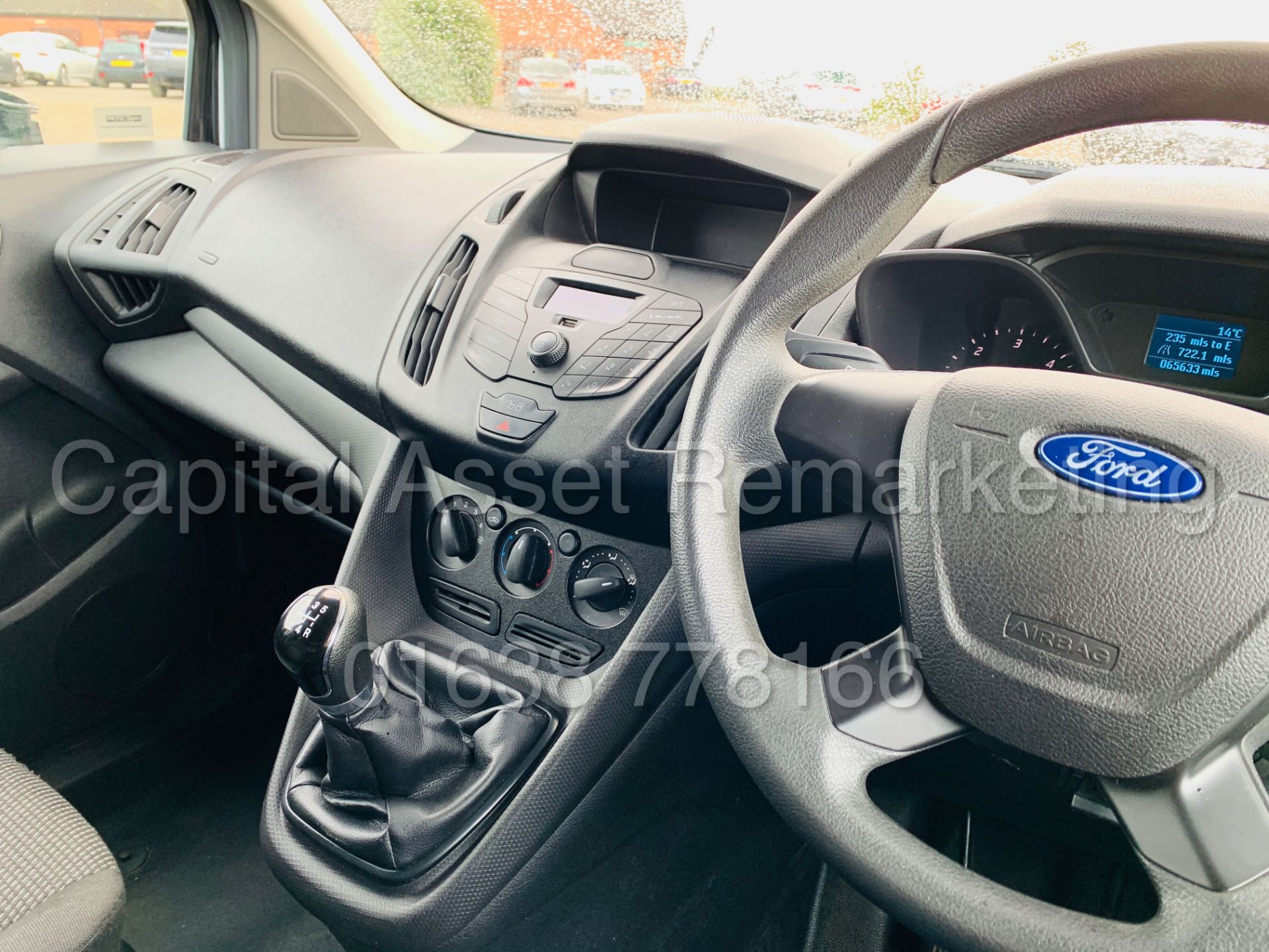 Ford Transit CONNECT 75 T200 *SWB - PANEL VAN* (2018 MODEL) '1.5 TDCI - EURO 6 COMPLIANT' (1 OWNER) - Image 28 of 36