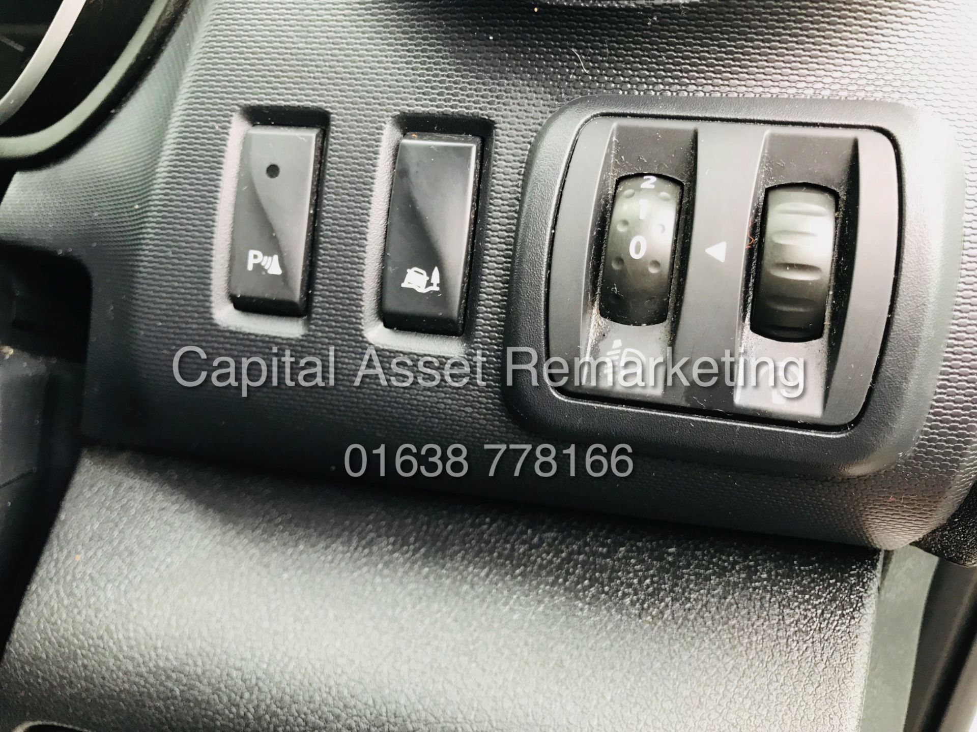 (ON SALE) VAUXHALL VIVARO *SPORTIVE* LWB 6 SEATER DUELINER / CREW VAN (2016) '1.6 CDTI-STOP/START' - Image 28 of 41